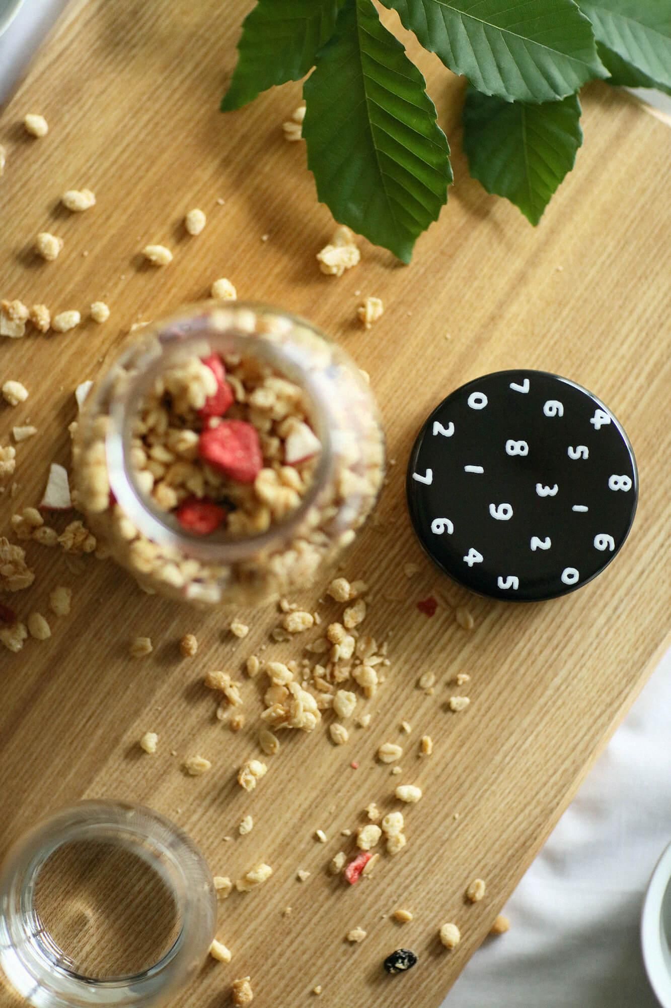 九谷焼文様蓋物（くたにやきもんようふたもの） 丸瓶（まるびん）／SO-SU-U 濡羽色（ぬればいろ）