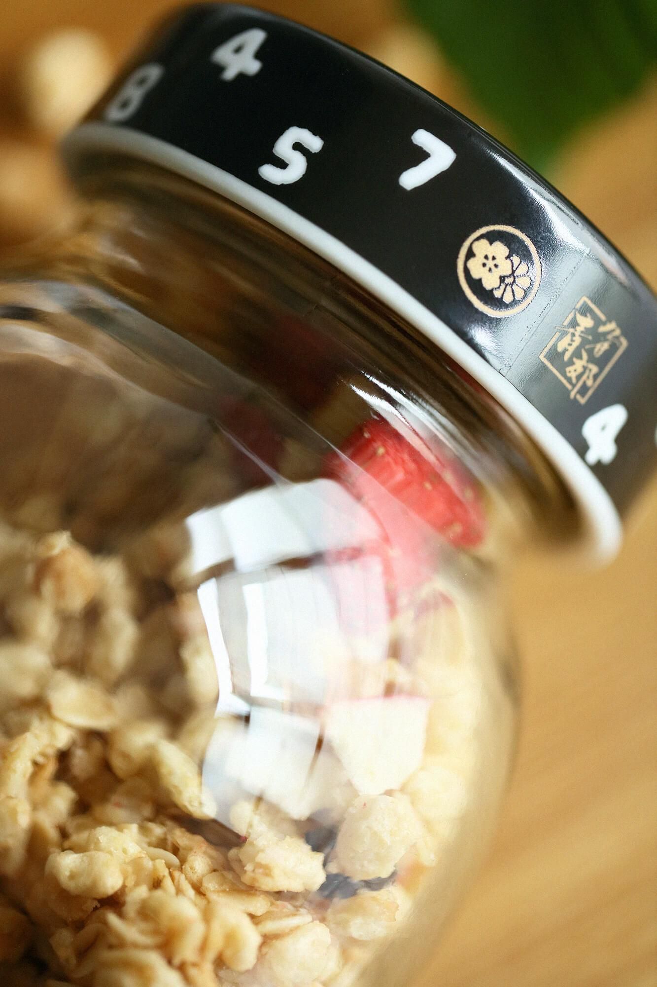 九谷焼文様蓋物（くたにやきもんようふたもの） 丸瓶（まるびん）／SO-SU-U 濡羽色（ぬればいろ）