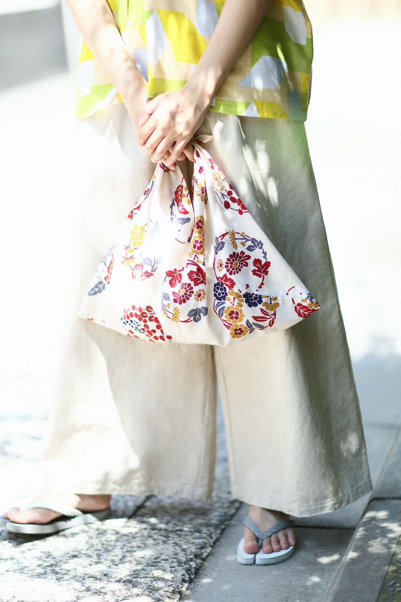 用手出售的纺织品（ISE棉花tenugui） / hanamaru图案（Hanamarumonyo）<50cm>