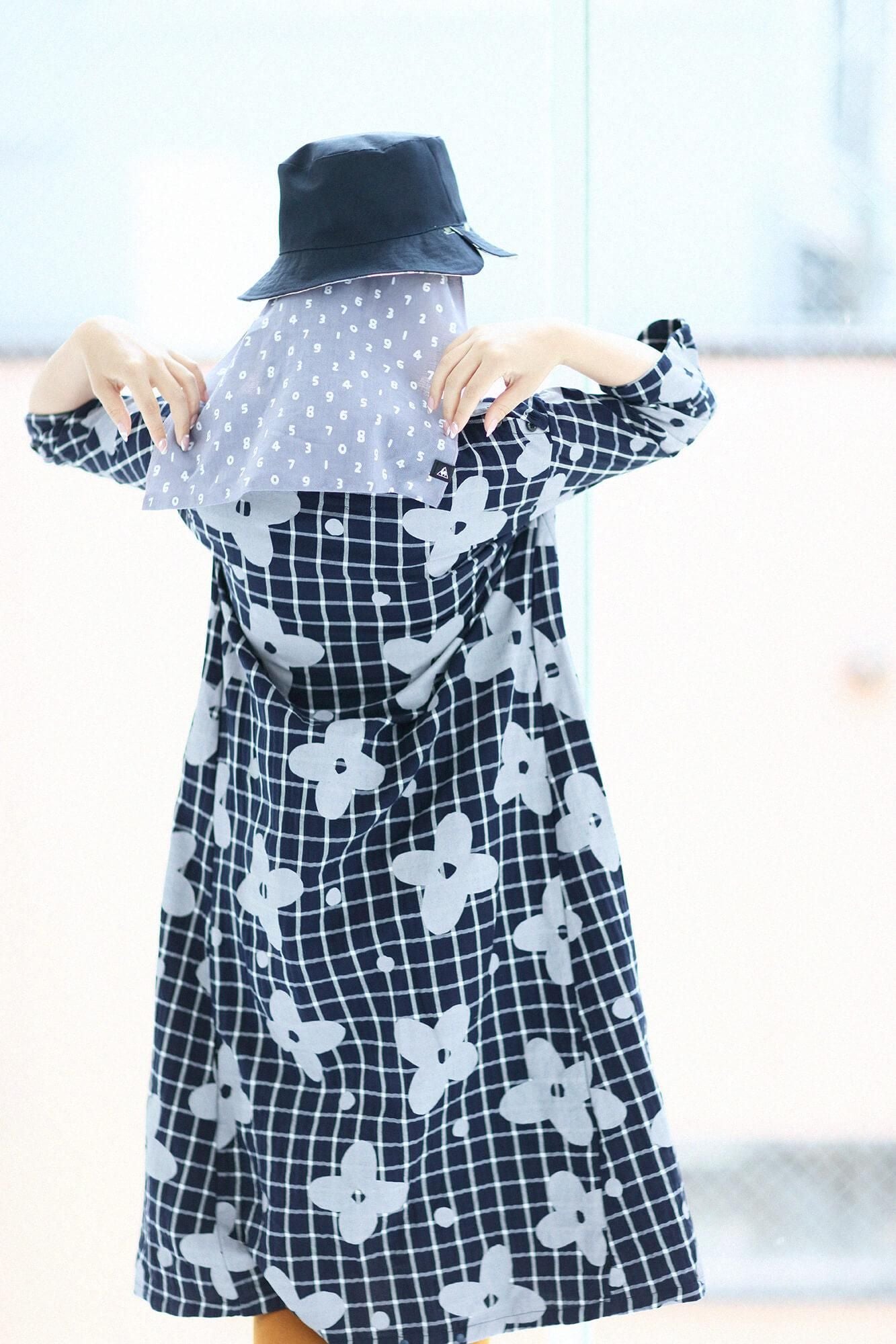 B. h 햇빛/콩SO-SU-U 연한 회색