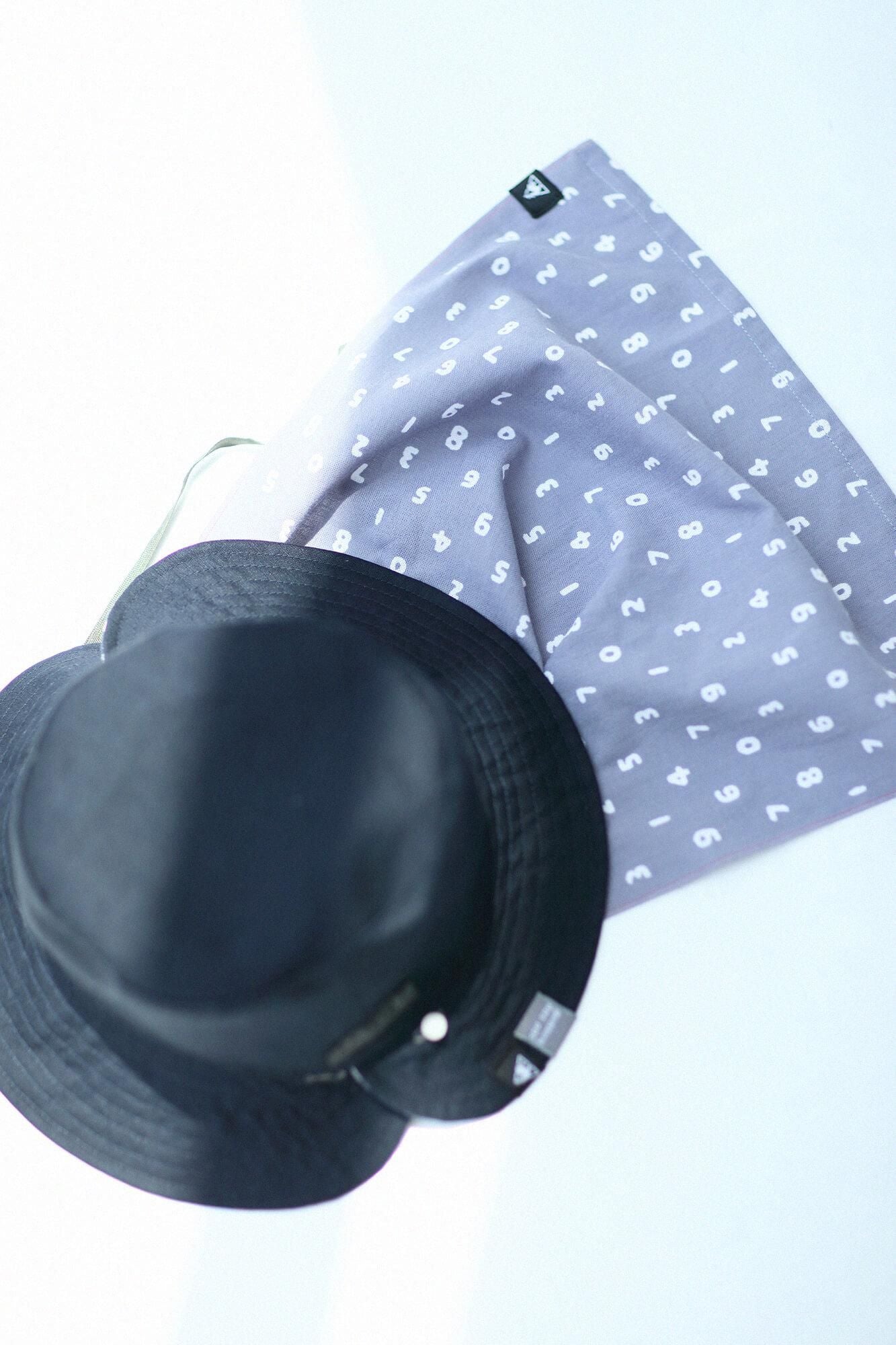 B. h 햇빛/콩SO-SU-U 연한 회색