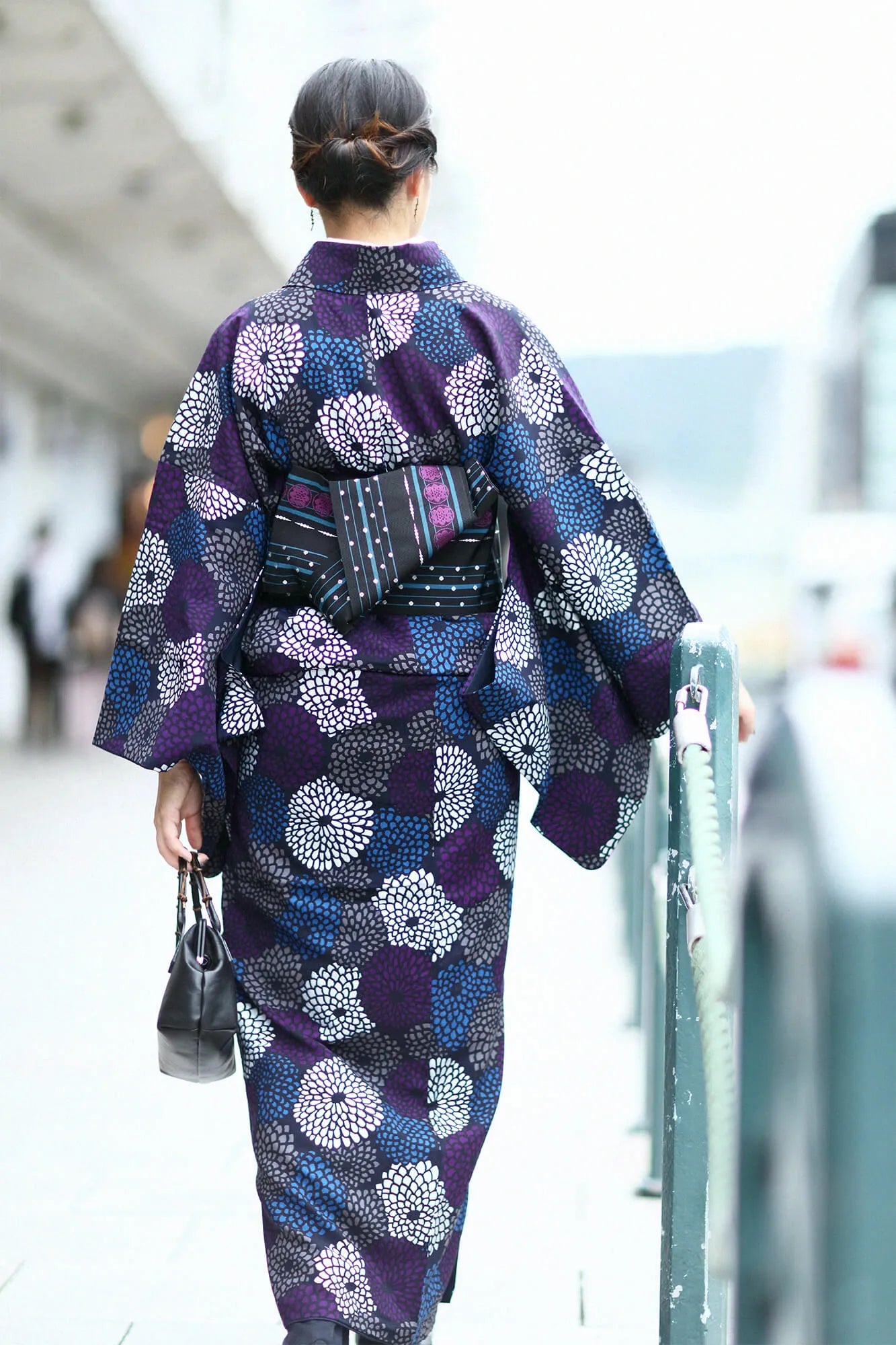 【お仕立て付き】モスリン 着物（総裏仕立て）／菊づくし 夜来（よごろ）【※お届けに約7週間】