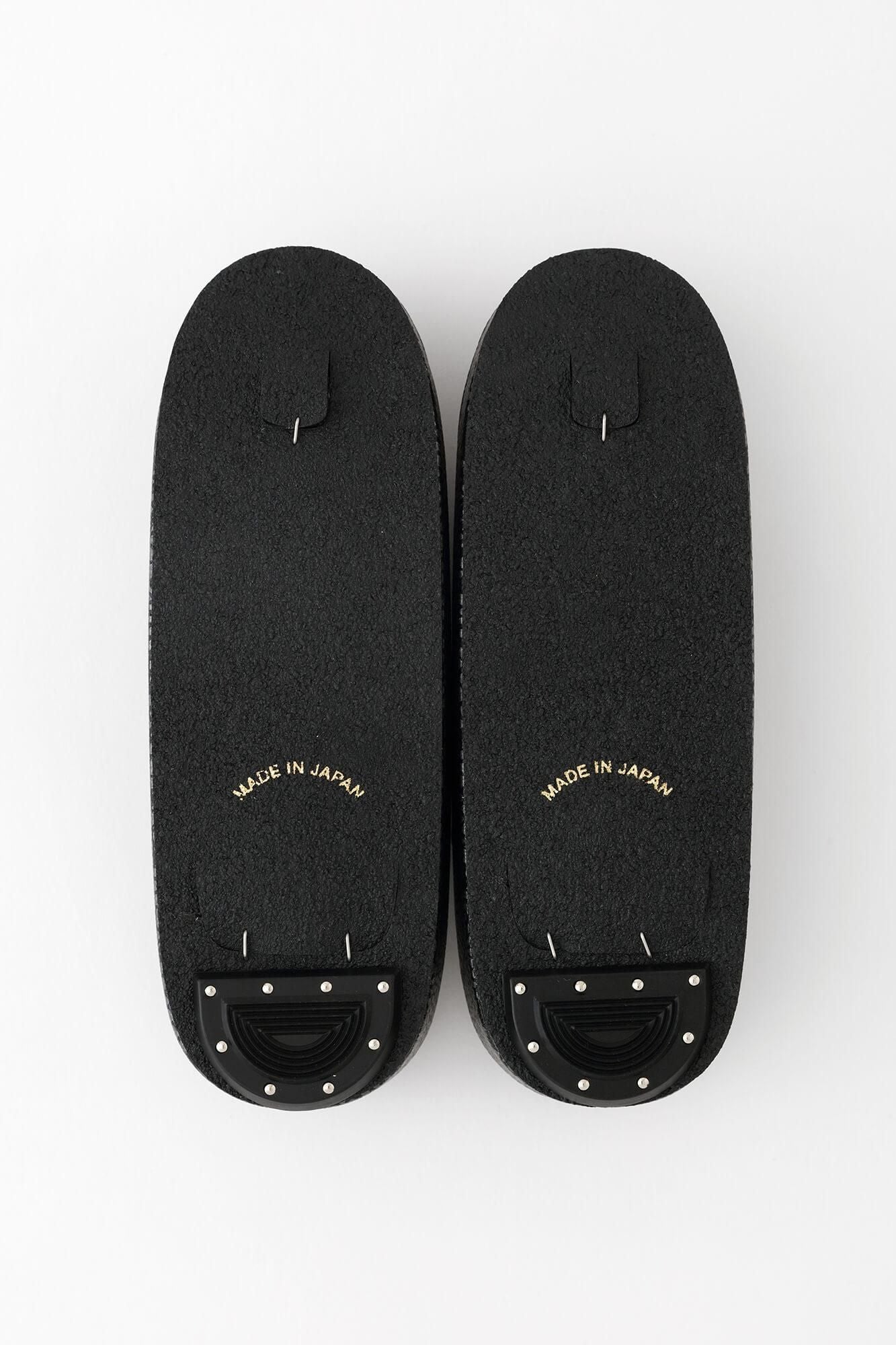 西陣草履（にしじんぞうり）／菊づくし 黒鉛（くろなまり）