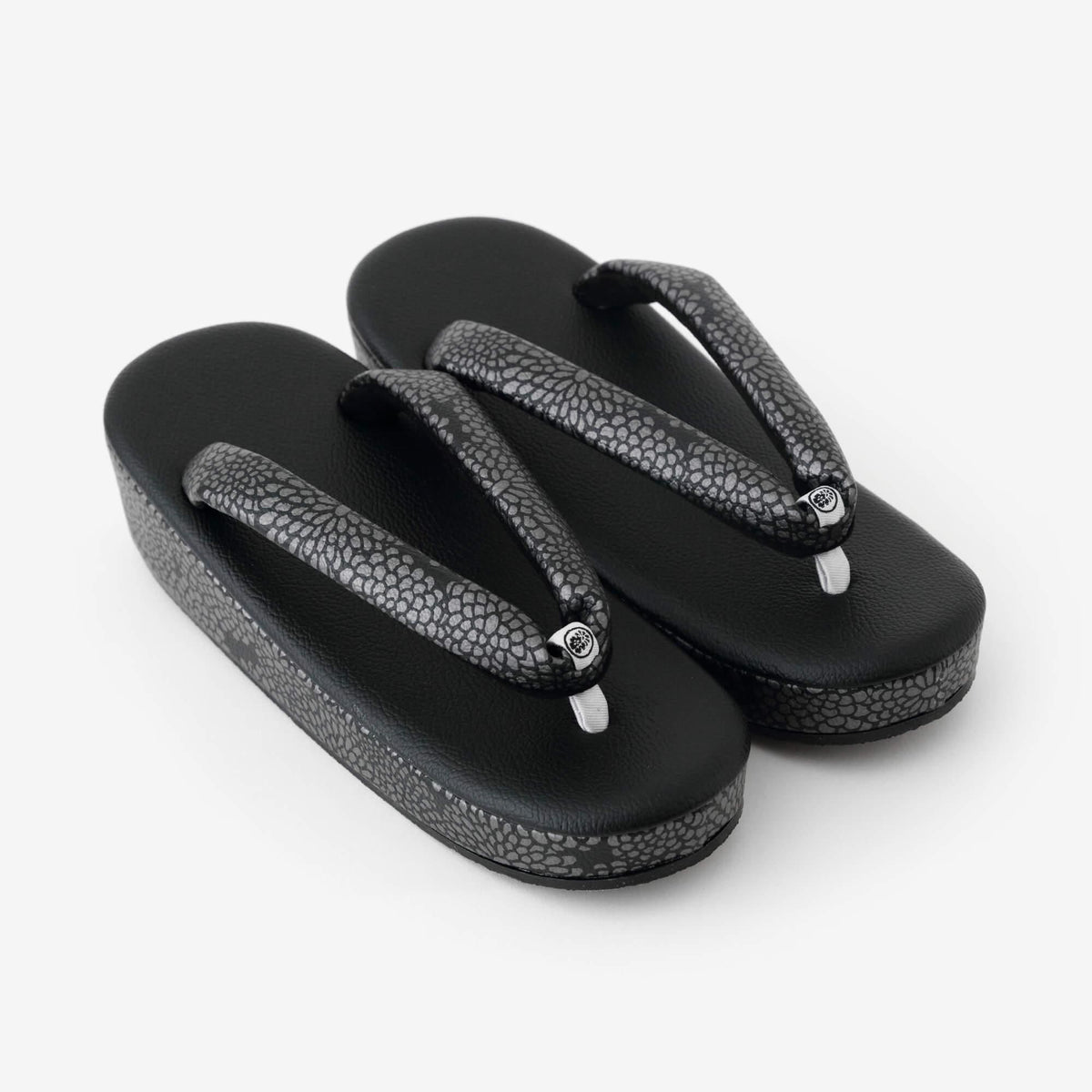 162420377_1200x1200_crop_cente