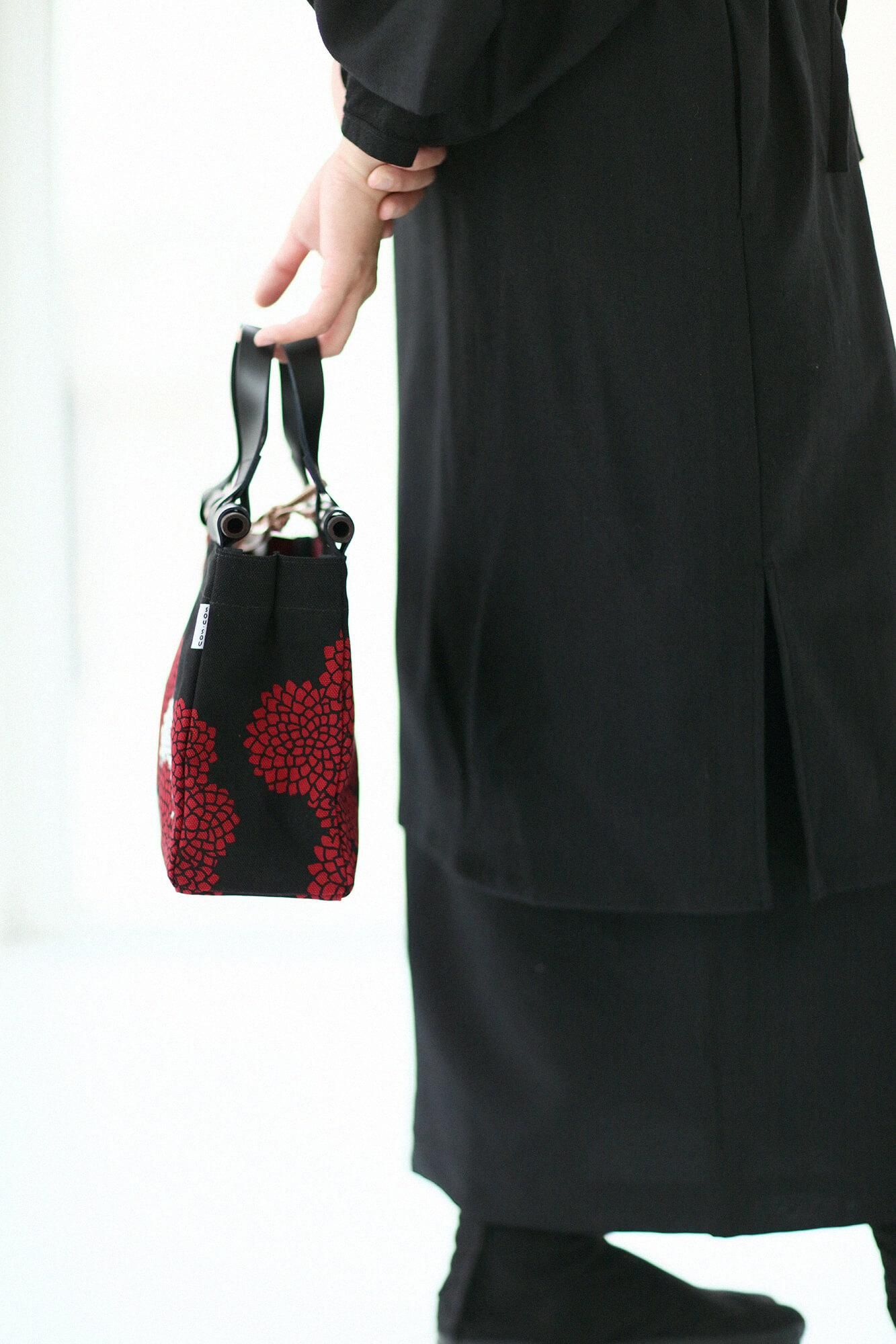 Michiyuki Kobako（Domichiyuki Kobako）染色竹（有些） /菊花上的菊花