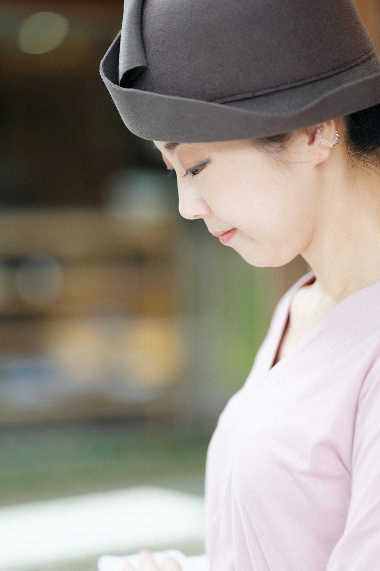 V-neck Shirt Long Sleeve / Light Pink