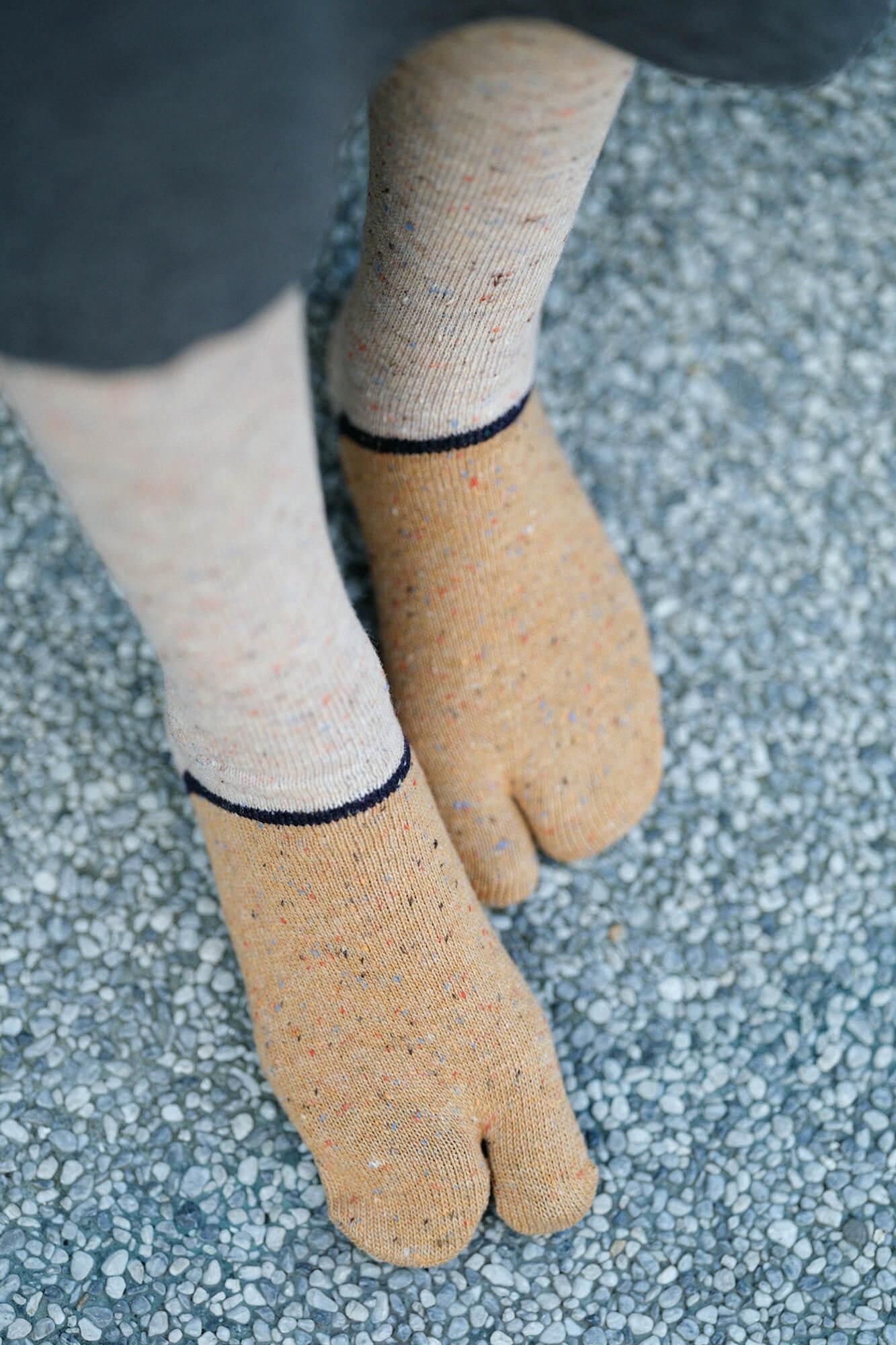 羊毛雙色分趾襪（膝下長度）／白茶2 【女性用】