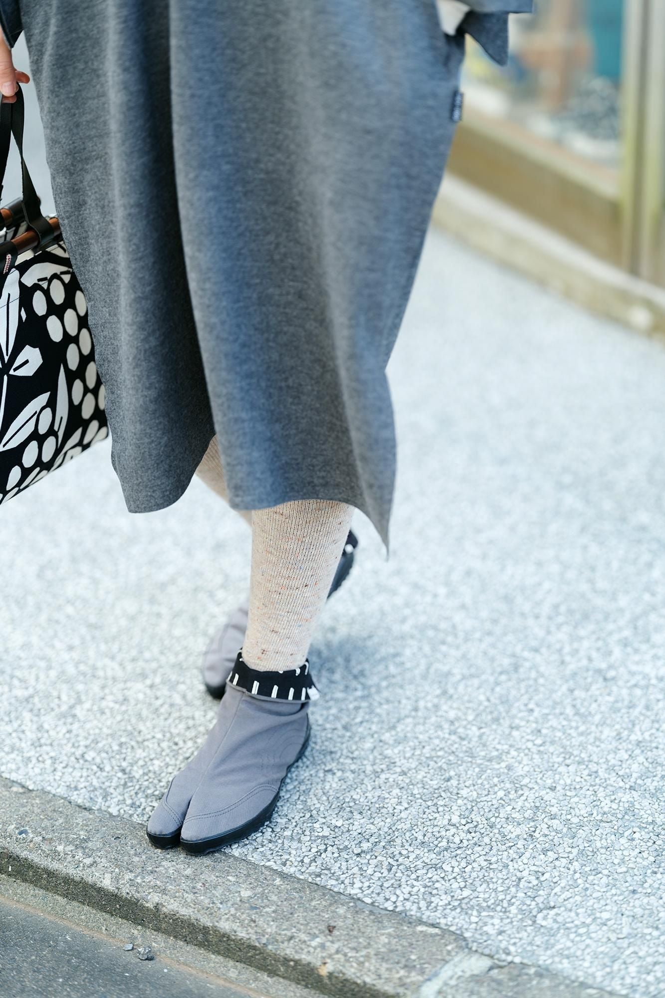 羊毛雙色分趾襪（膝下長度）／白茶2 【女性用】