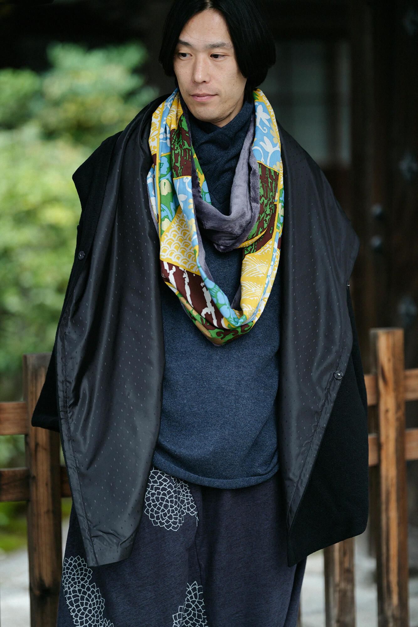 ウォッシャブルウールニット 衿巻違い袖（えりまきちがいそで）／青褐