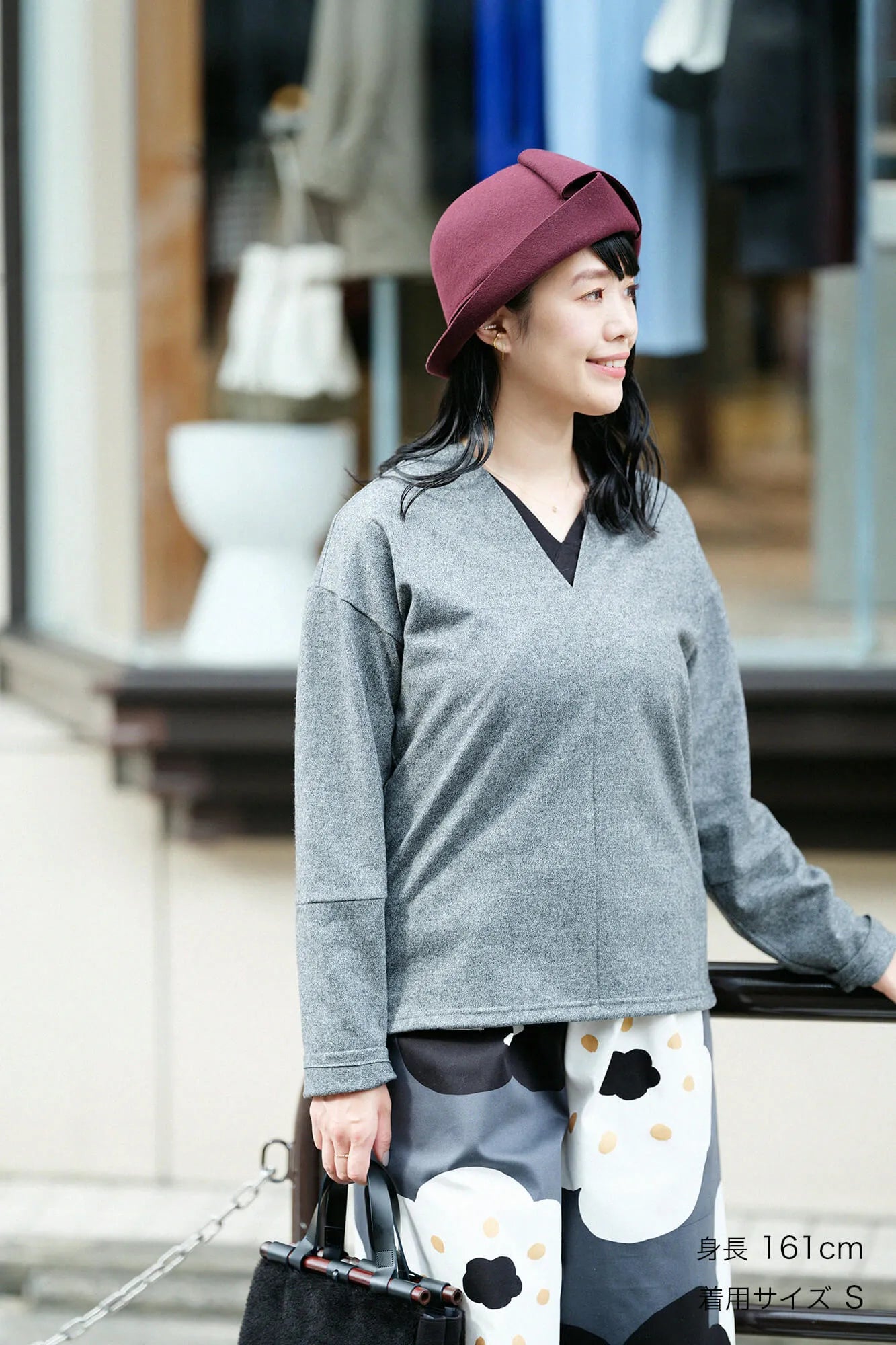 【net limited】Super 100's Wool V Neck Akome Kantoui／Grey Ink▲