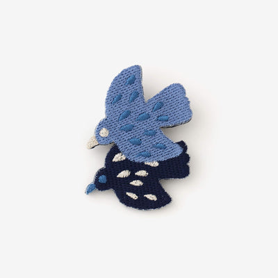 刺繍飾り（ししゅうかざり）／とり 紺鼠（こんねず）