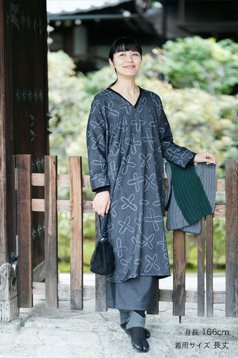 Long-sleeved V Neck Rectangular Dress（F/W）