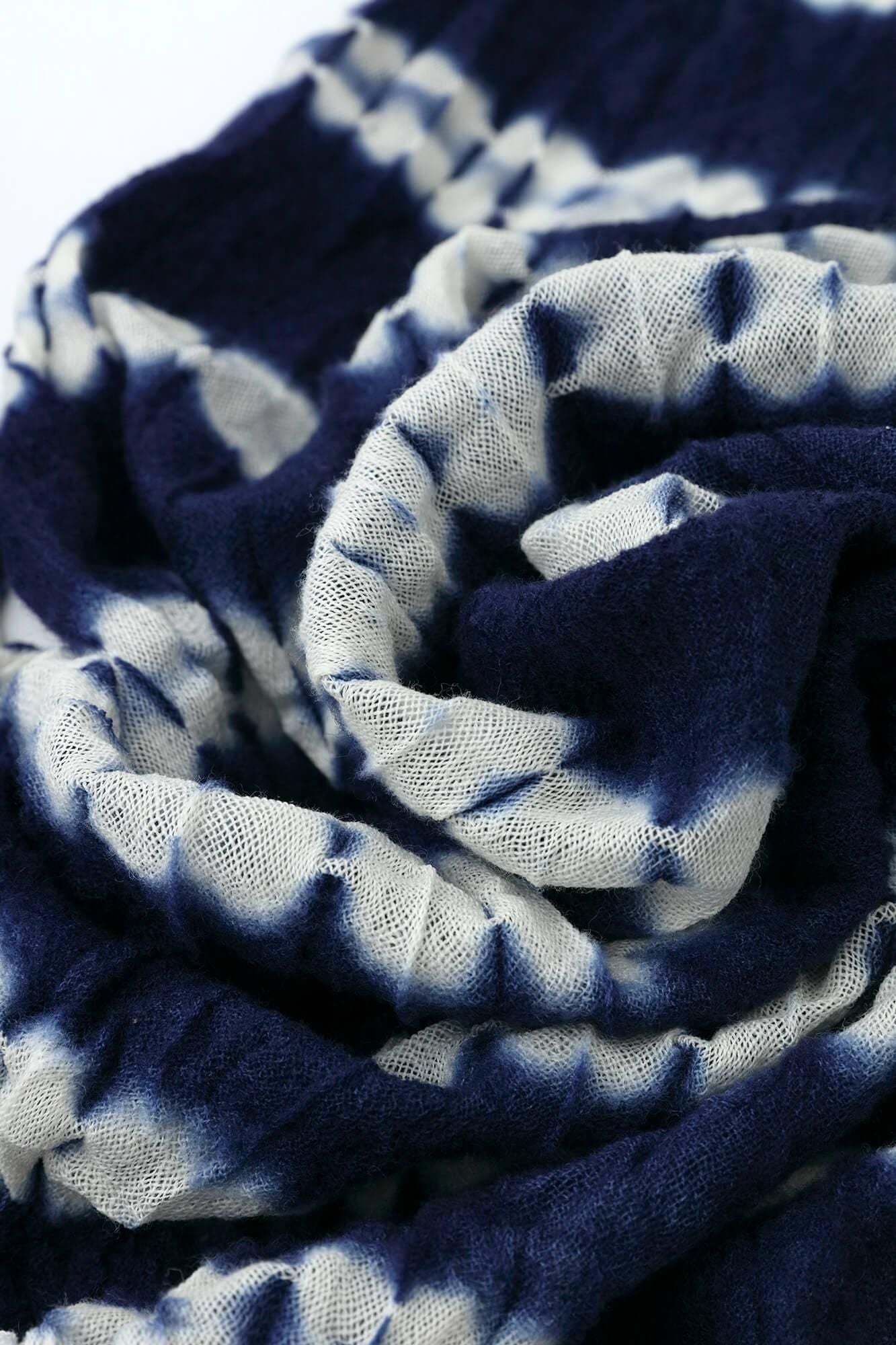 【官網限定】淺井紮染縮絨披肩劍先/手捲紮染暗藍色