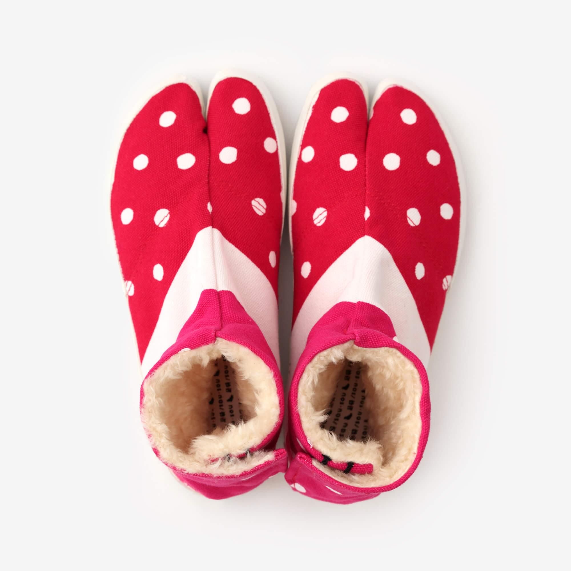 粘贴地下室塔比，蟒蛇/草莓牛奶