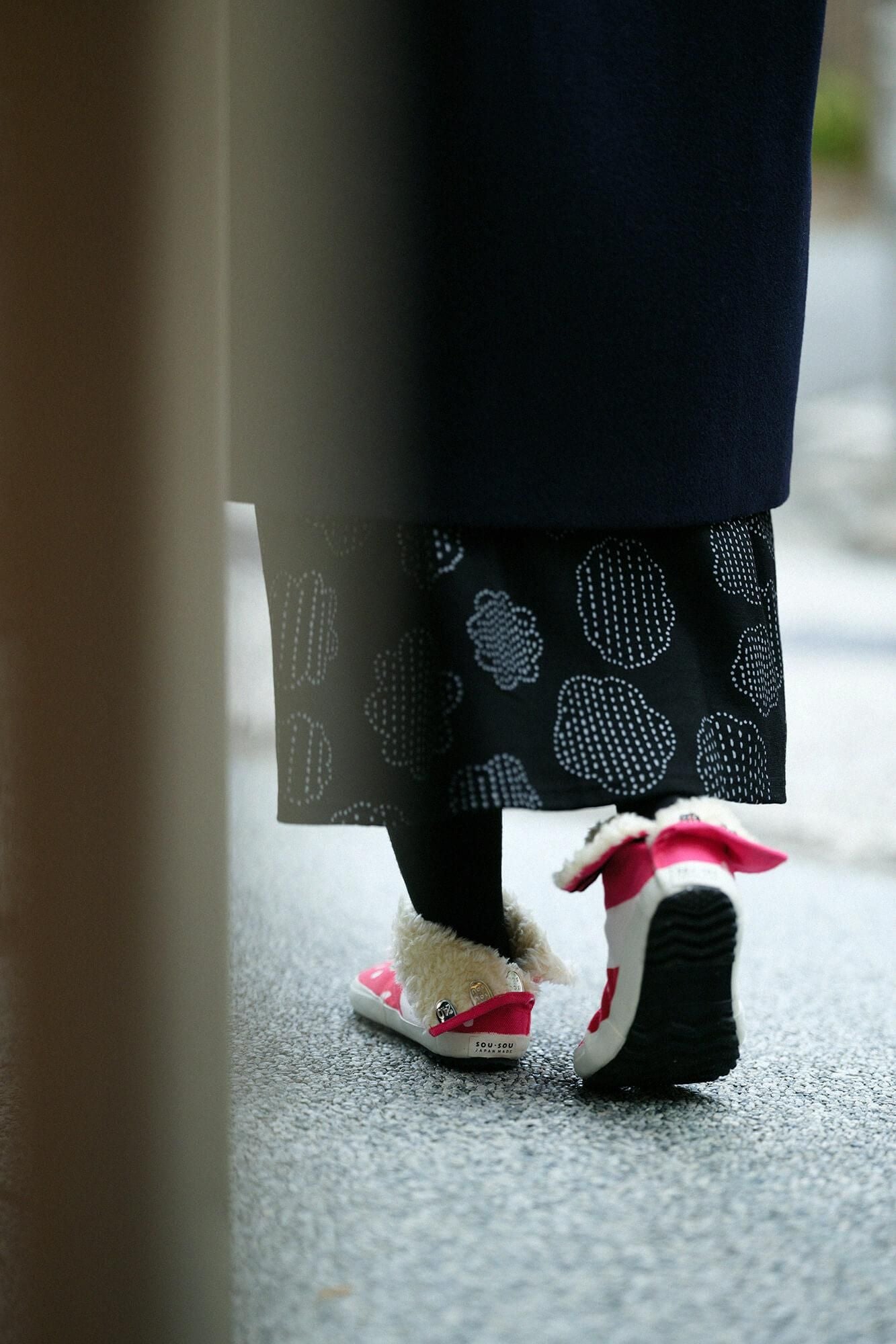 粘贴地下室塔比，蟒蛇/草莓牛奶