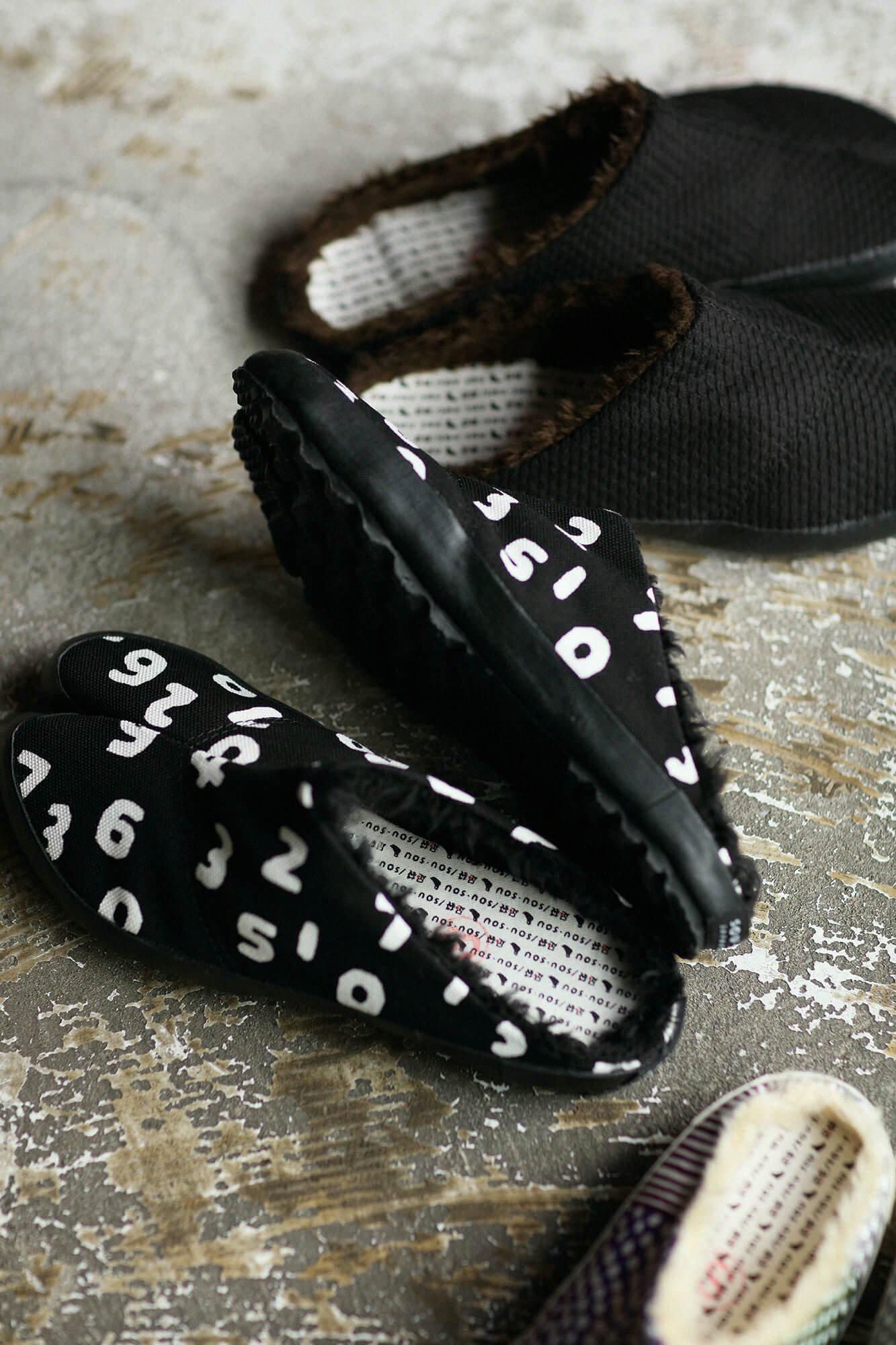 Chaussettes Tabi avec collage sur la couleur de plume humide Tabi, boa / so-su-u (kon) (en acier inoxydable)