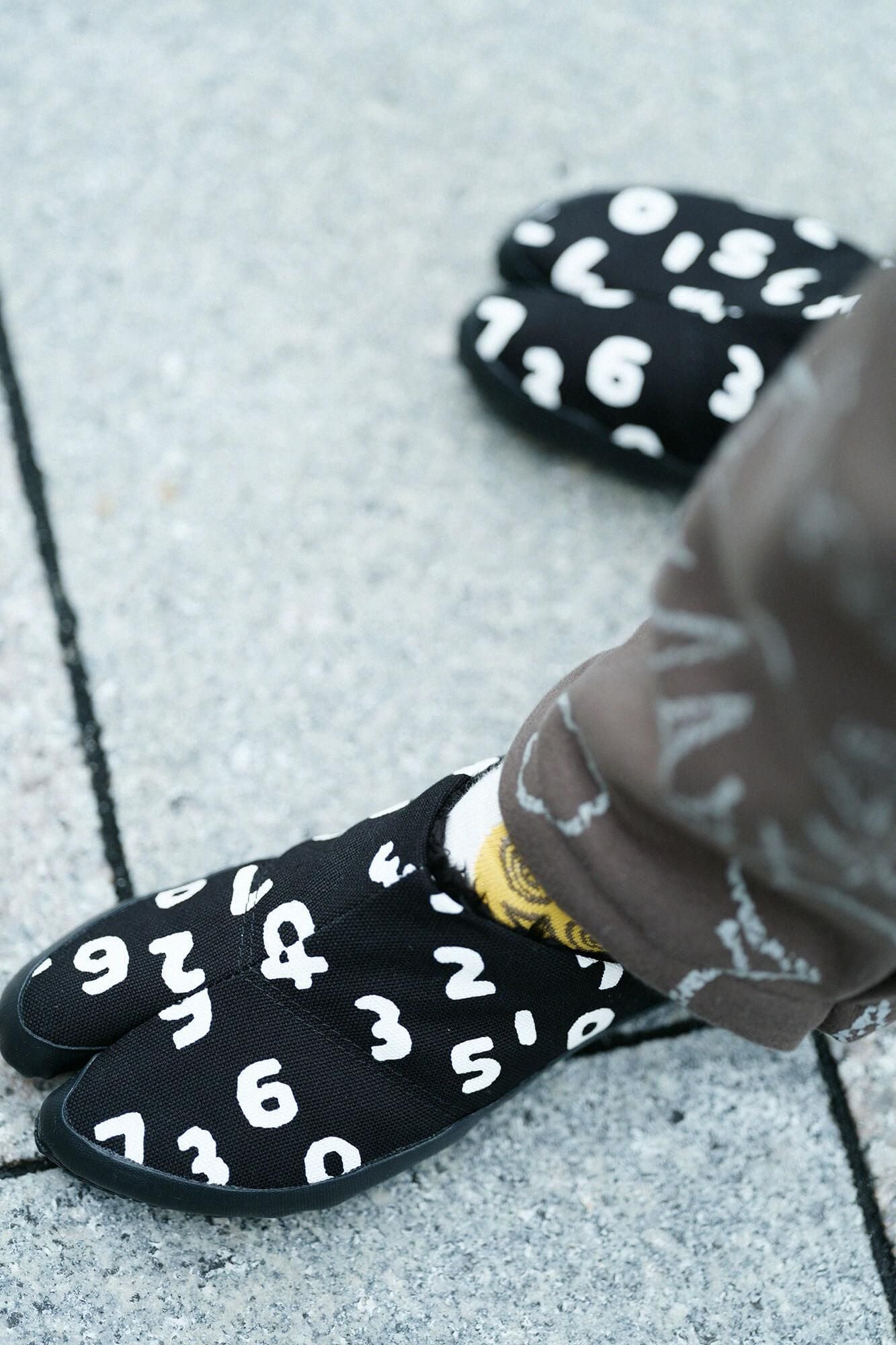 Chaussettes Tabi avec collage sur la couleur de plume humide Tabi, boa / so-su-u (kon) (en acier inoxydable)