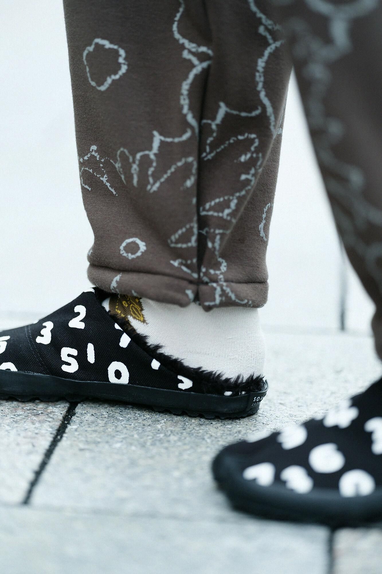 Chaussettes Tabi avec collage sur la couleur de plume humide Tabi, boa / so-su-u (kon) (en acier inoxydable)