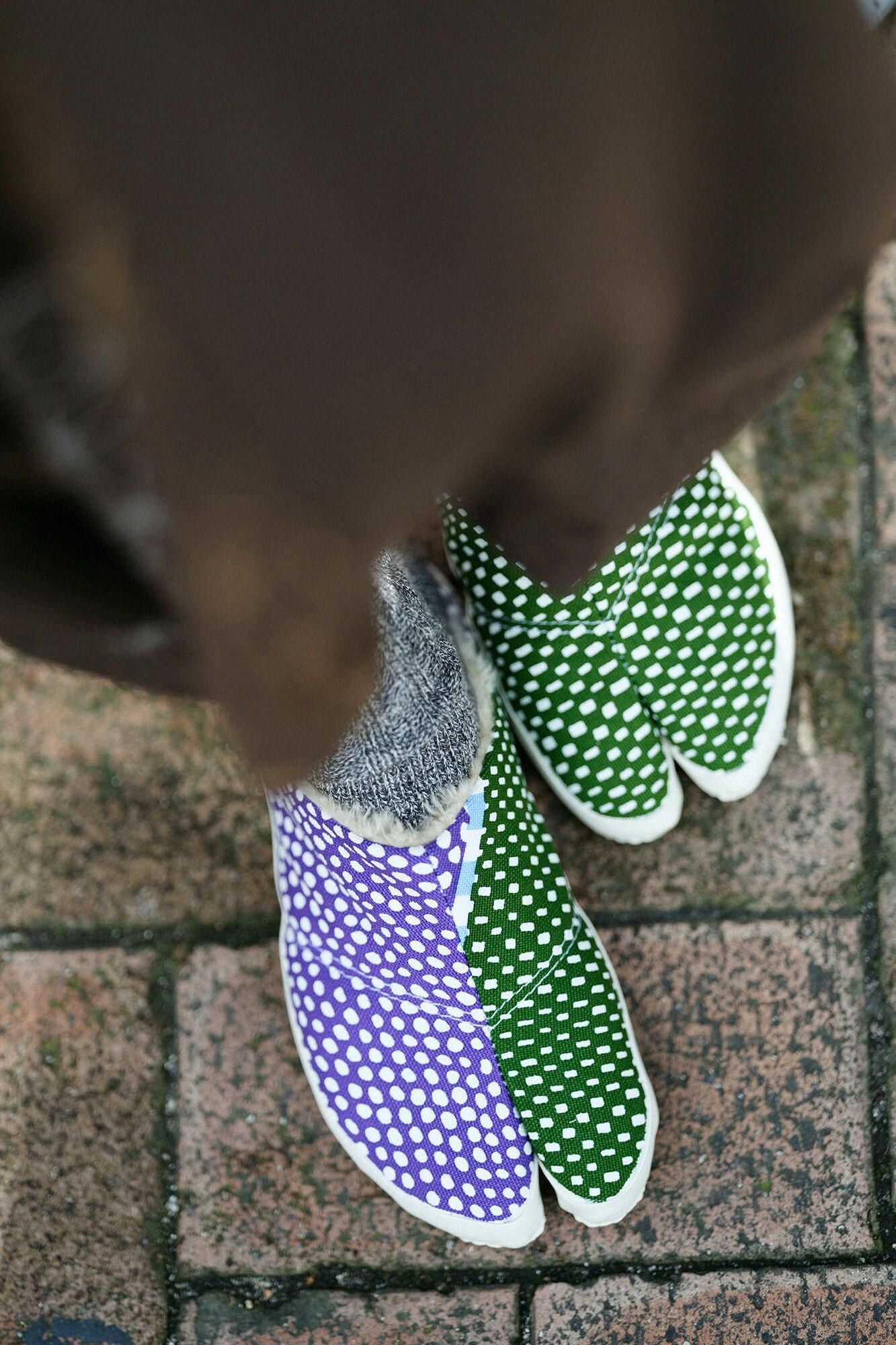 貼付つっかけ足袋 ボア／間がさね（まがさね） 川縁（かわべり）