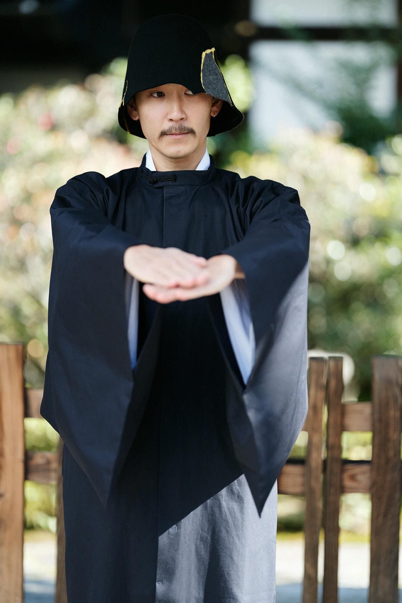 撥水織（はっすいおり） 円領外套（えんりょうがいとう）／黒紺（くろこん）