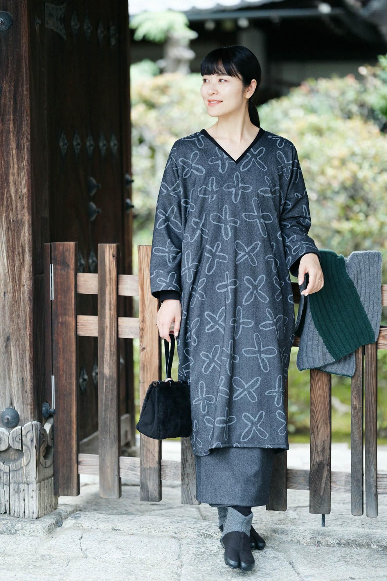 粘贴大师服装地下室塔比，蟒蛇/深灰X sashiko，湿羽毛颜色（不锈钢）