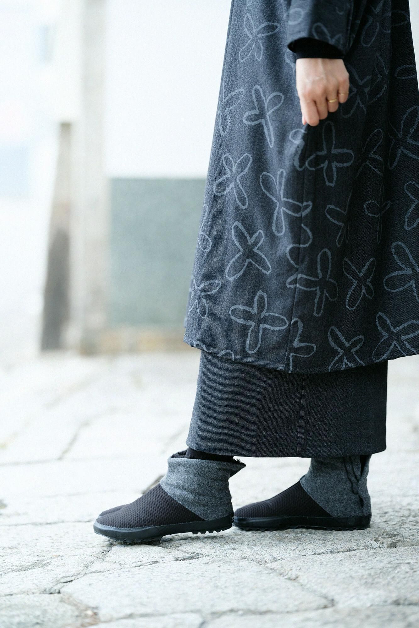 粘贴大师服装地下室塔比，蟒蛇/深灰X sashiko，湿羽毛颜色（不锈钢）