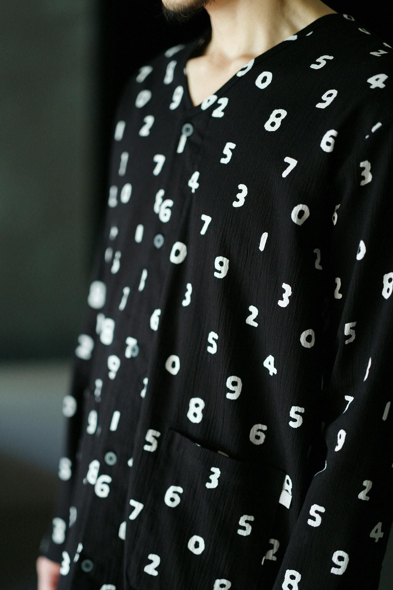 高島縮20/20 Vネック テキスタイルパジャマ／SO-SU-U 濡羽色（ぬれば