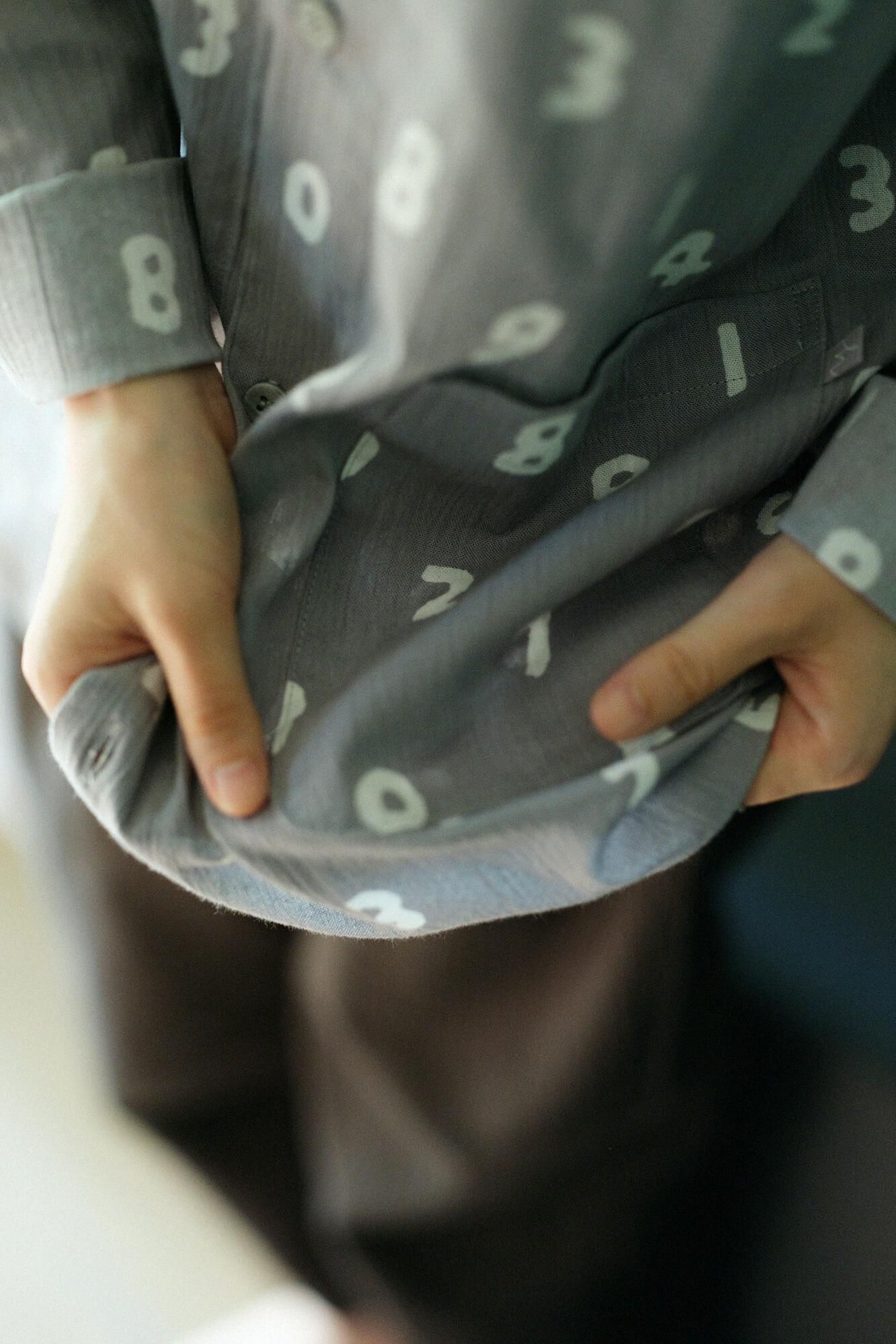 Takashima Sei 20/20 V-Neck Textile睡衣/SO-SU-U浅墨水（浅色）X深灰（Koihai）