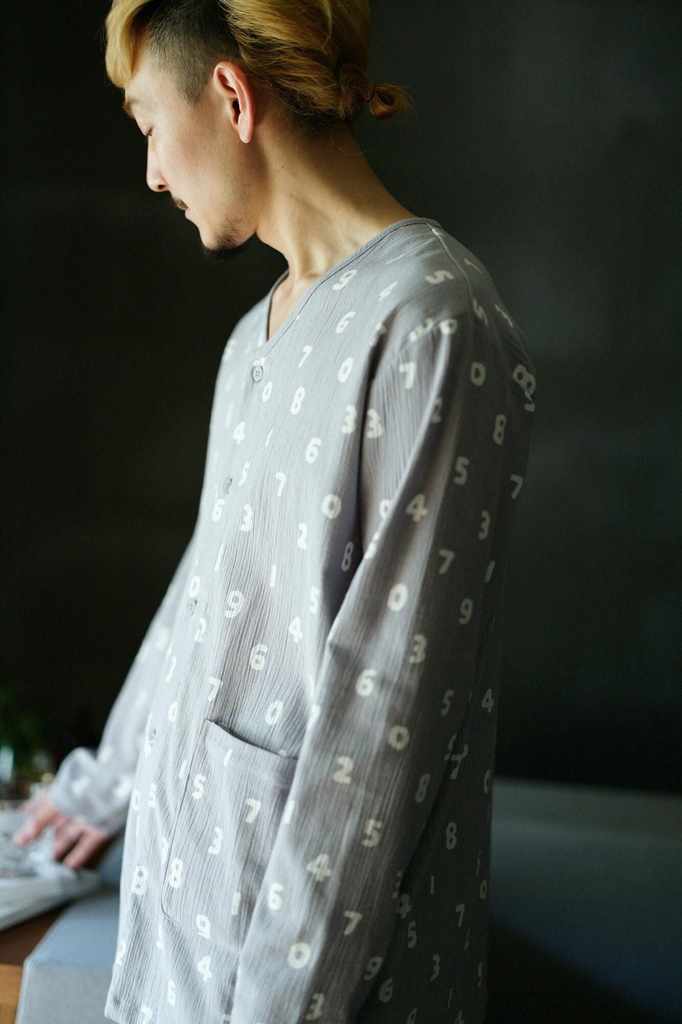 Takashima Sei 20/20 V-Neck Textile睡衣/SO-SU-U浅墨水（浅色）X深灰（Koihai）