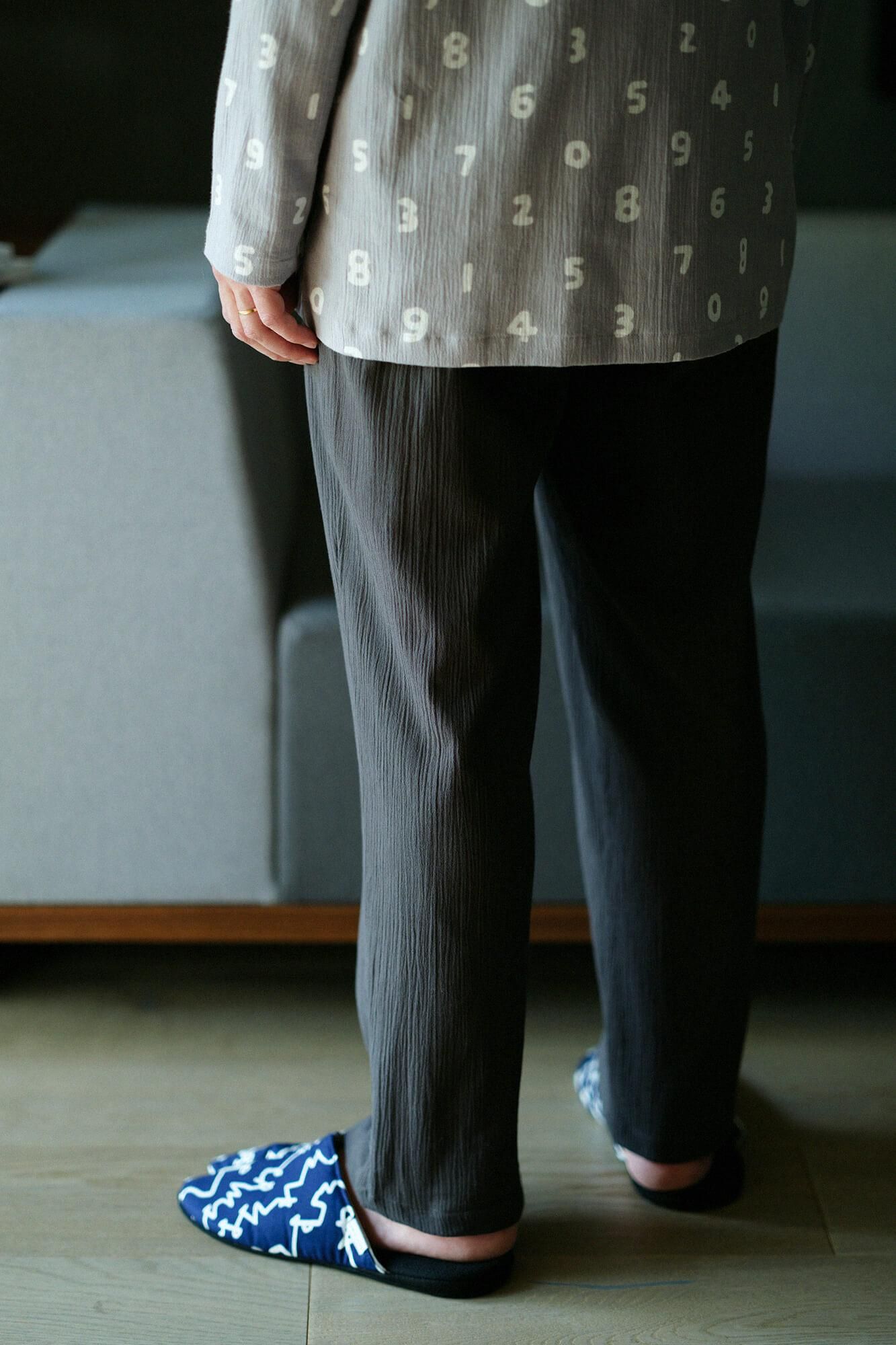 Takashima Sei 20/20 V-Neck Textile睡衣/SO-SU-U浅墨水（浅色）X深灰（Koihai）