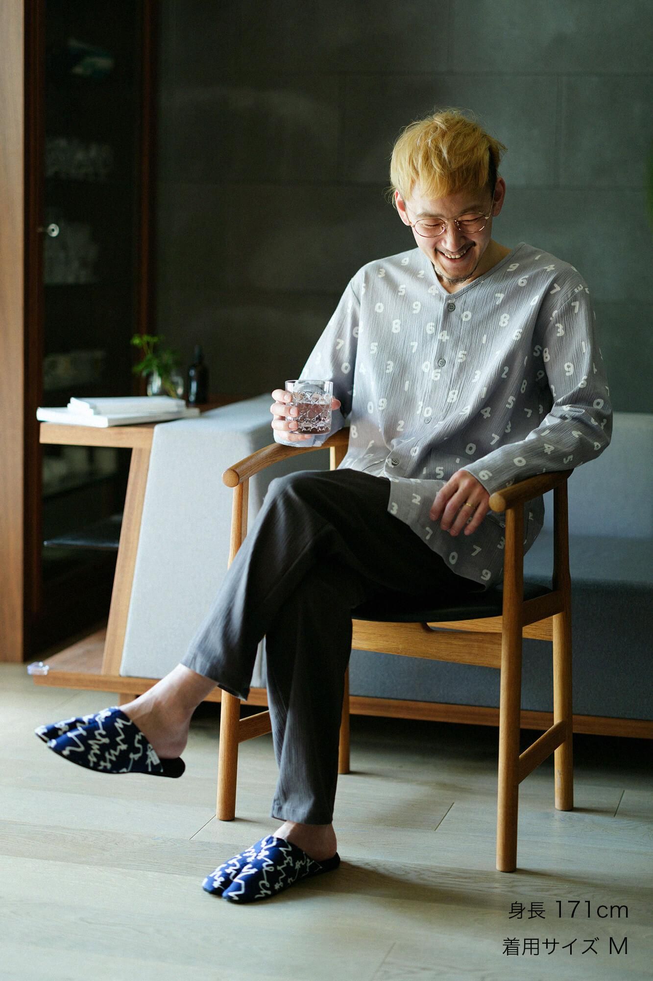 Takashima Sei 20/20 V-Neck Textile睡衣/SO-SU-U浅墨水（浅色）X深灰（Koihai）