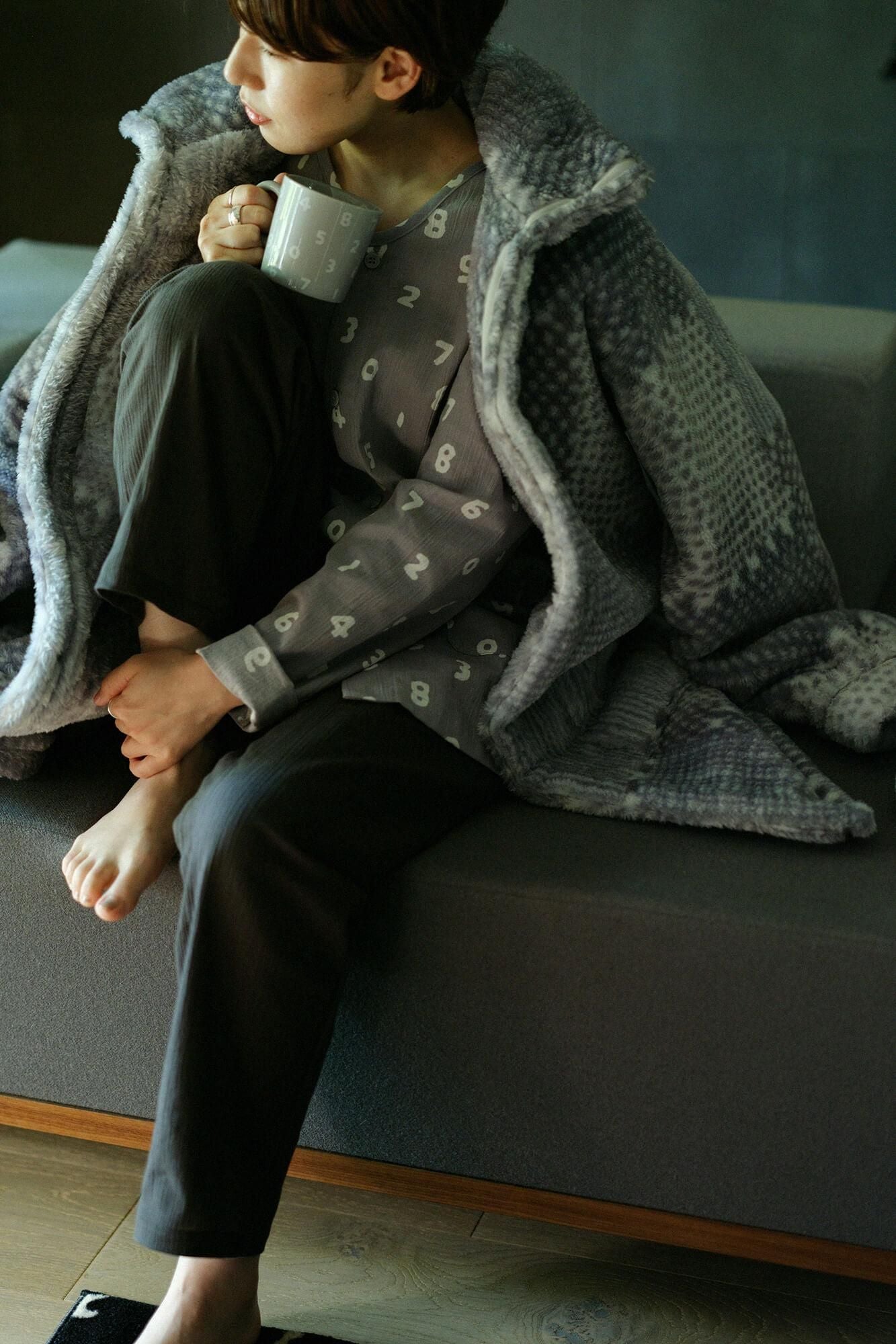 Takashima Sei 20/20 V-Neck Textile睡衣/SO-SU-U浅墨水（浅色）X深灰（Koihai）