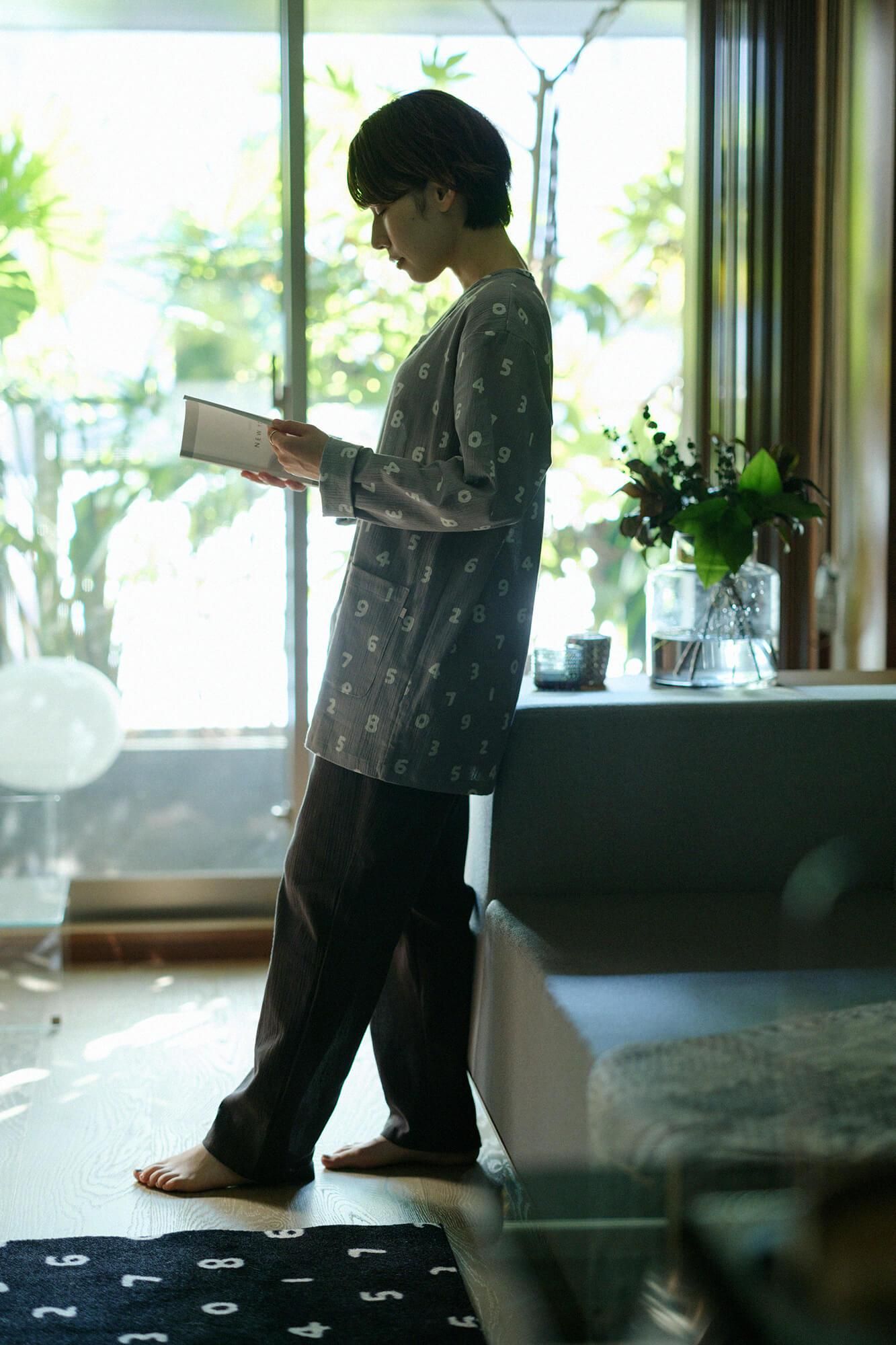 Takashima Sei 20/20 V-Neck Textile睡衣/SO-SU-U浅墨水（浅色）X深灰（Koihai）