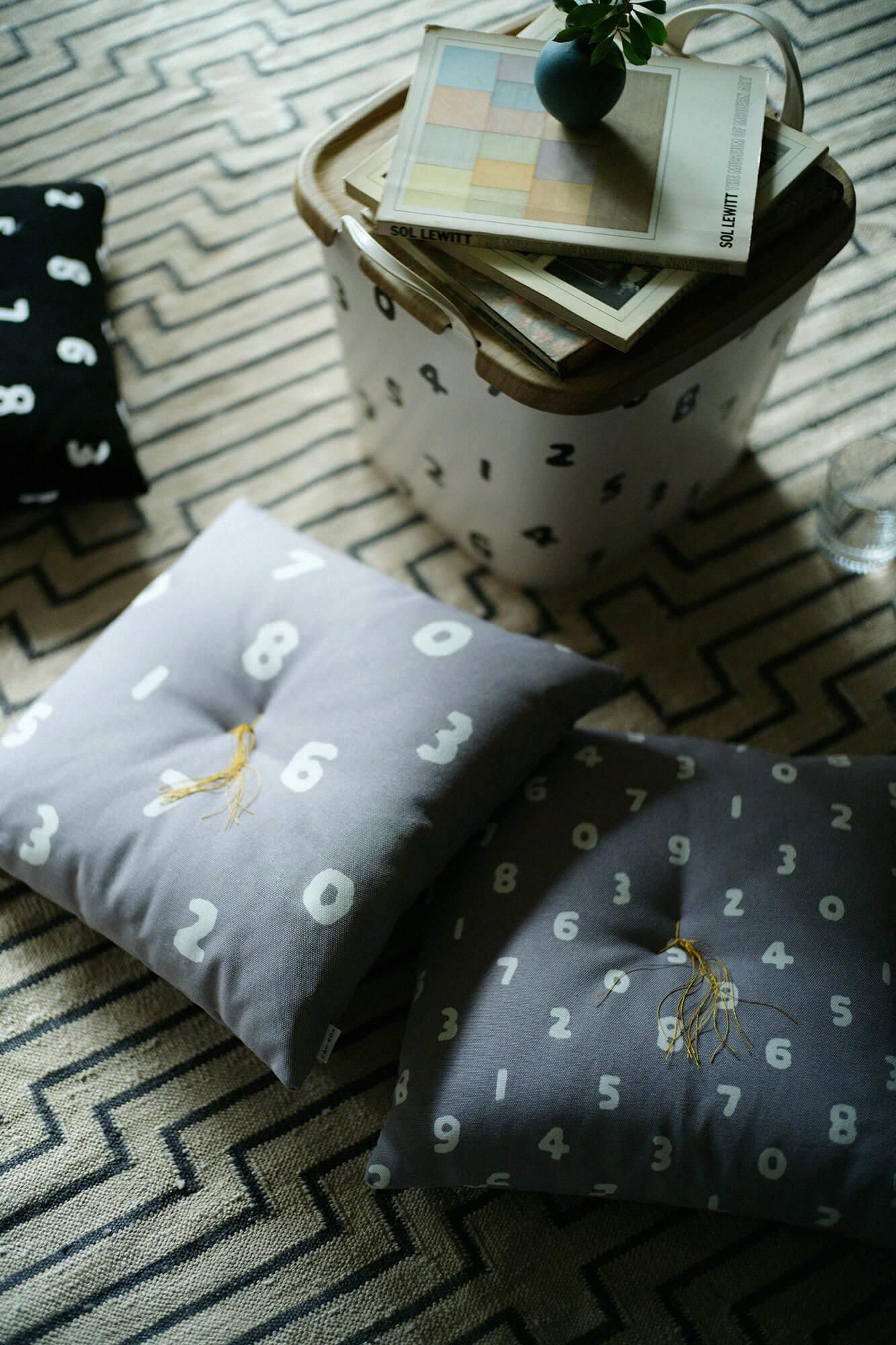 SOU・SOU교토방석（8호 캔버스）／SO-SU-U 크기가 큰 연한 회색(Usuzumiiro) [※ 약 3 주 동안의 배달]