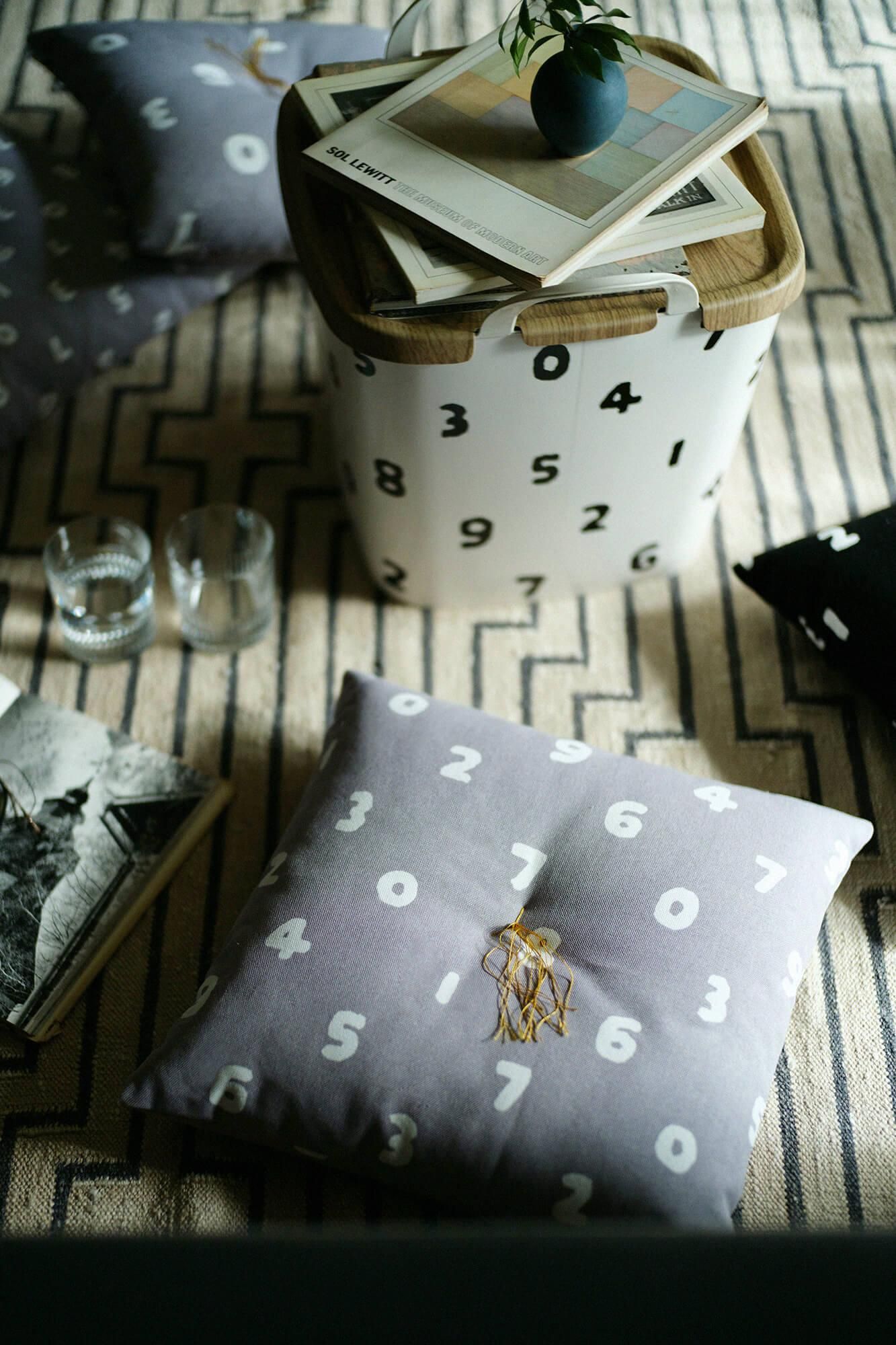 SOU・SOUKyoto Cushion（No.8 Canvas）／SO-SU-U Medium ThinInk Black(Usuzumi color) [※DeliveryApproximately 3 weeks]