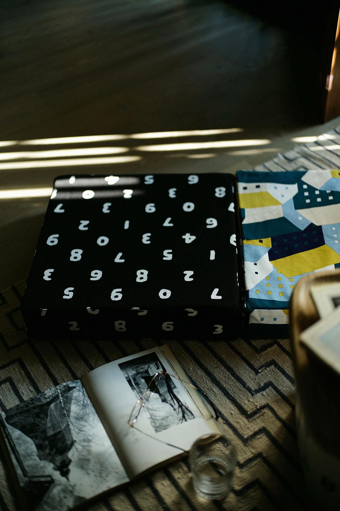 Box Cushion／SO-SU-U Medium wet feather color (NuBaiiro) [※DeliveryApproximately 3 weeks]