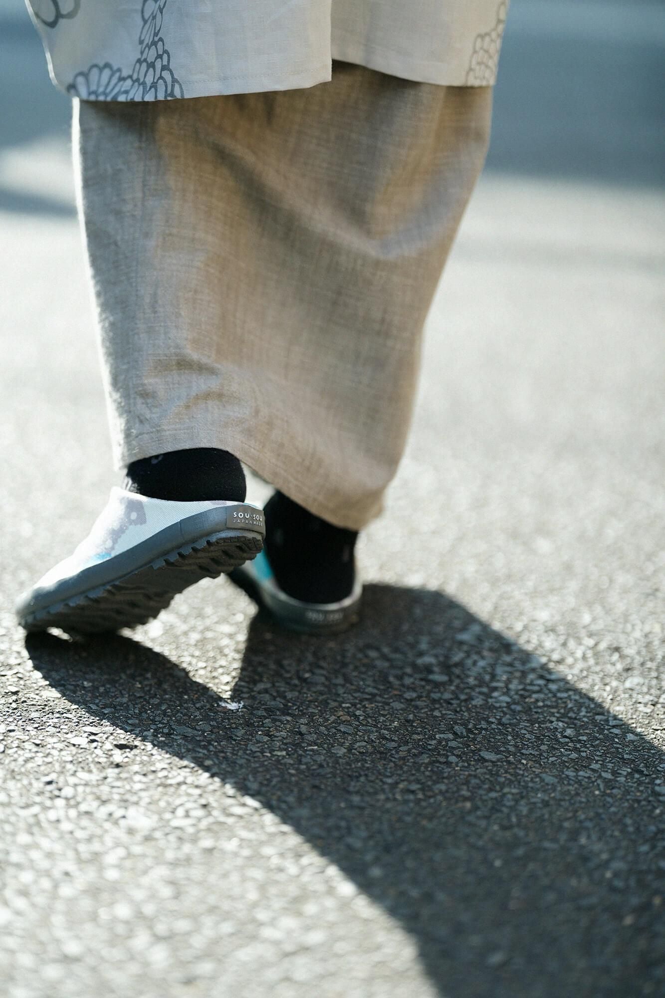 Split Toe Tabi Slip-on / Wild Flowers