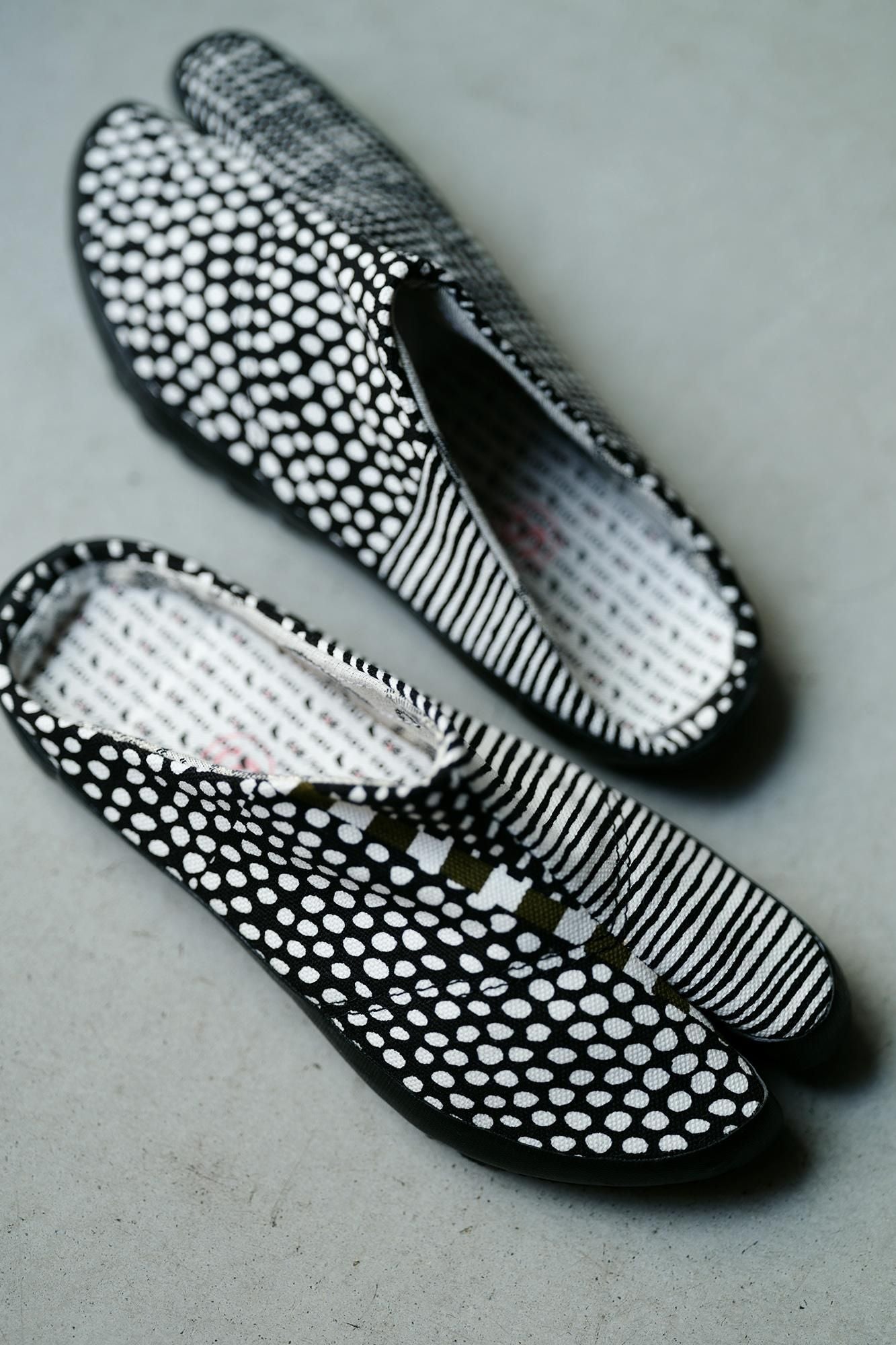 Split Toe Tabi Slip-on / Lines and Dots Ink Black