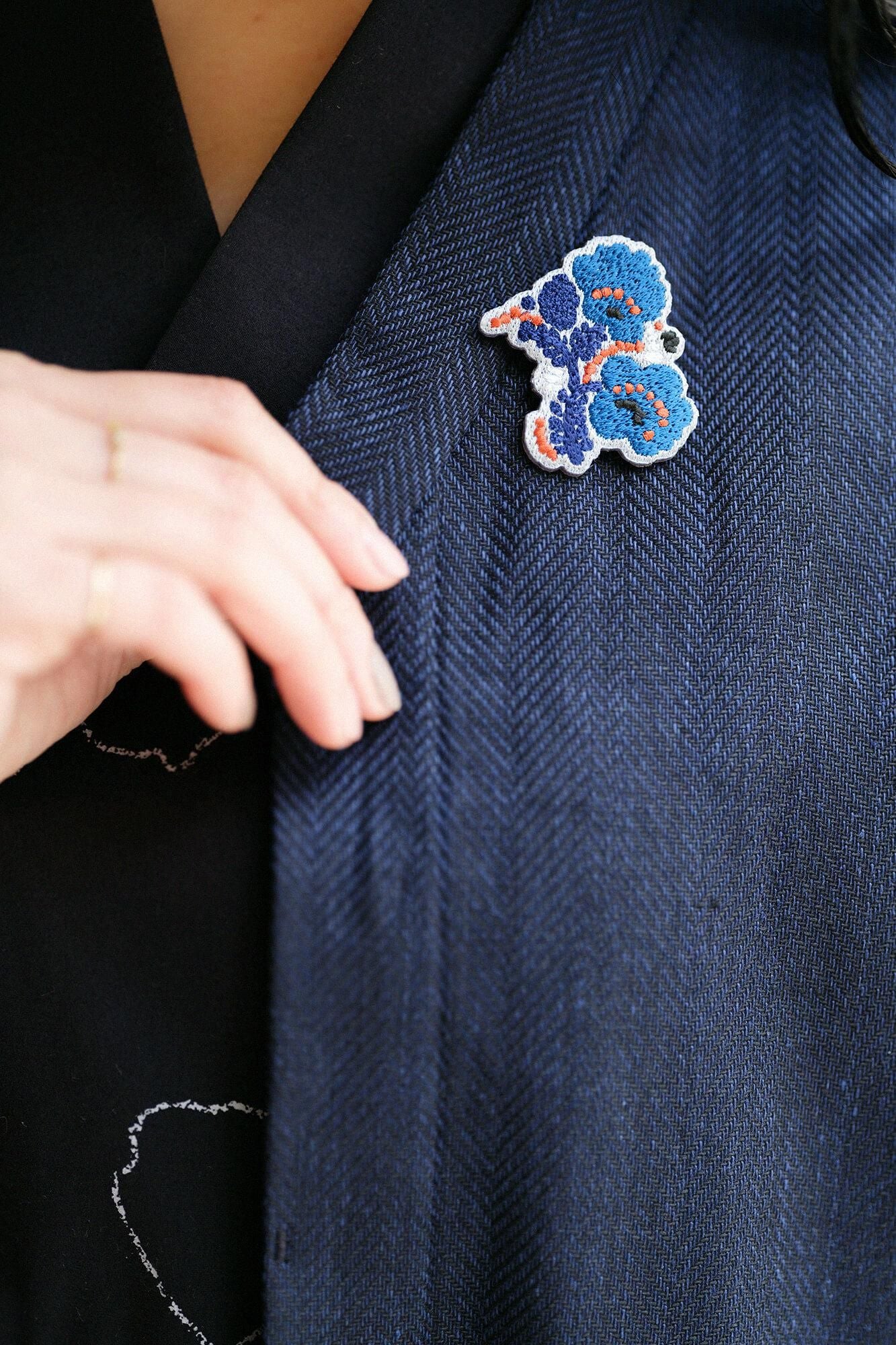 附け下げ(単衣)　(流水に吉祥紋様　部分絞り　刺繍　未使用　蕎麦切色系) JEANASIS（ジーナシス）の「リメイクライクストレートデニムパンツ