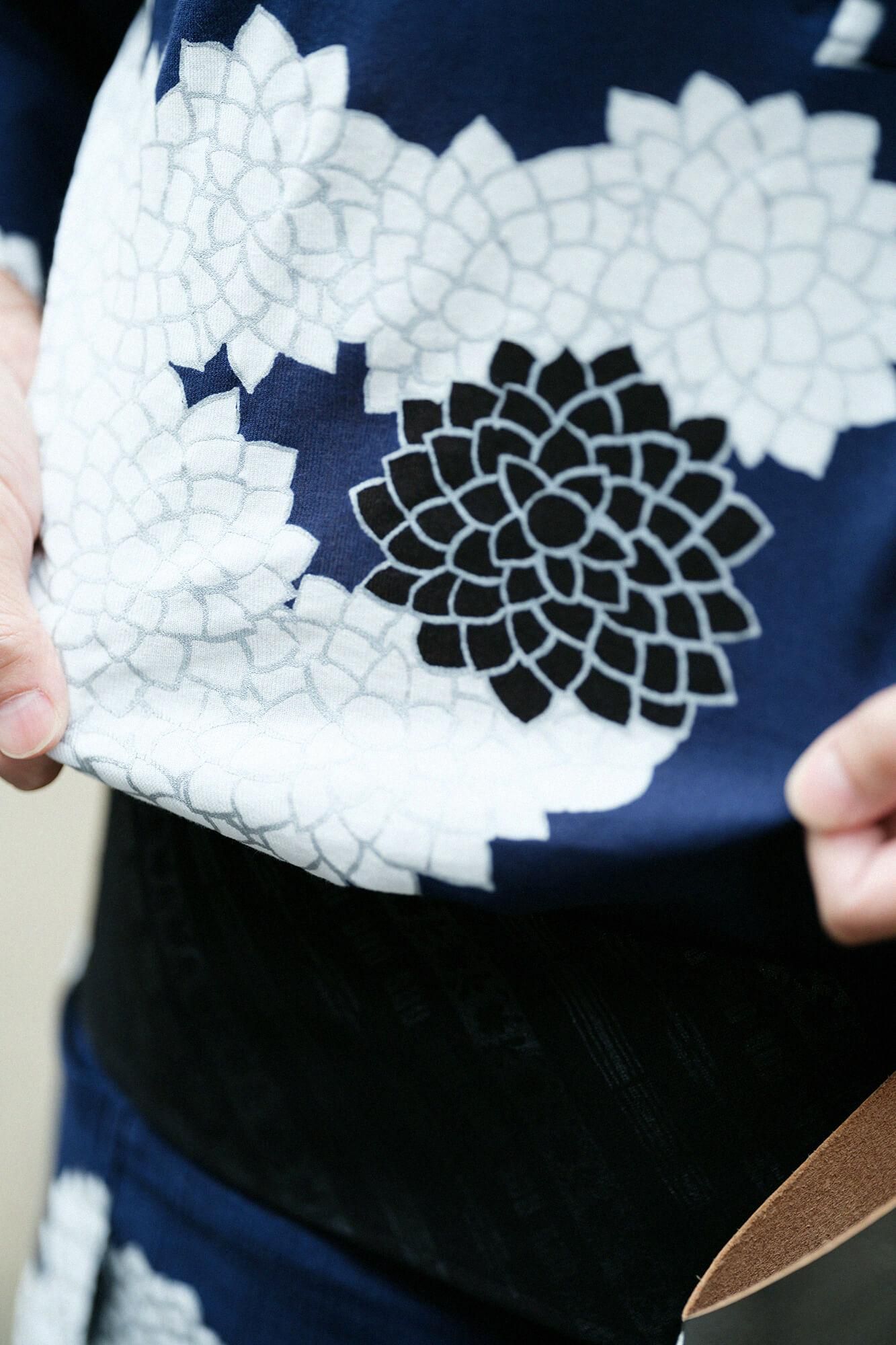 高島縮 40/40 風靡（ふうび） 上／雲間（くもま）に菊 良夜（りょうや）