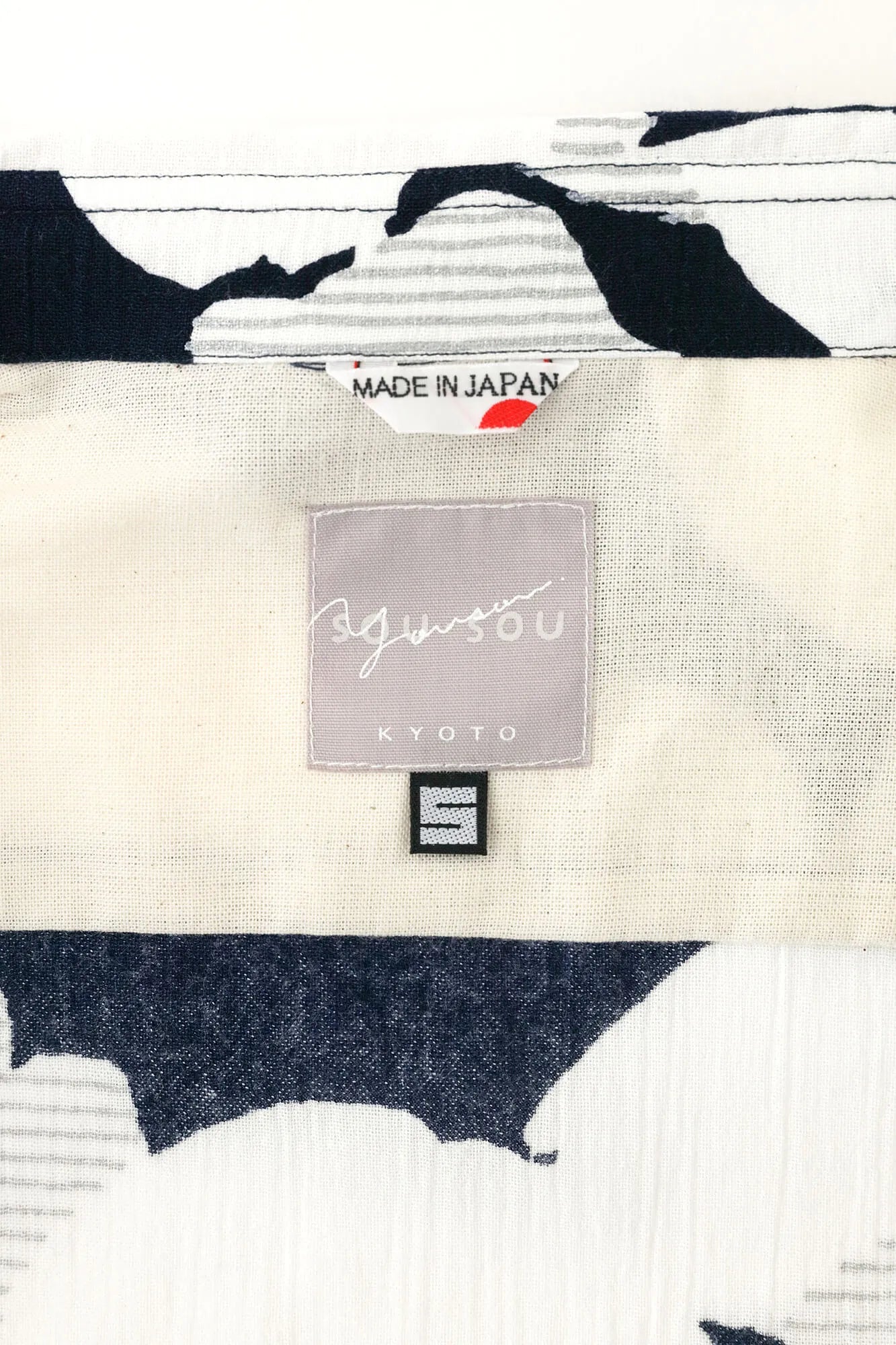 Takashima Jiji 20/20 Kurzarmhemd/Chrysantheme-Arabeske