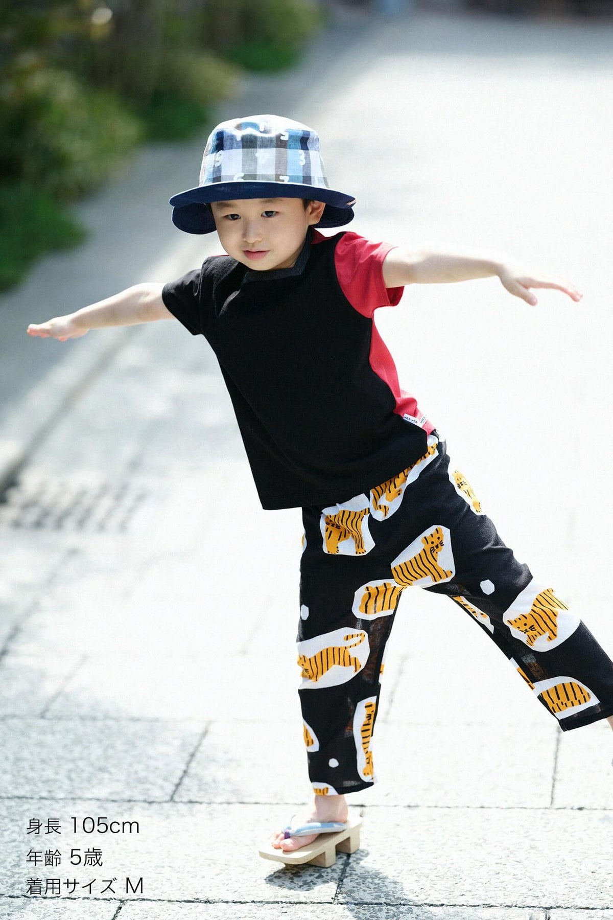 【net Limited 20%OFF】● Square Neck T-shirt Bi-color / Black × Red