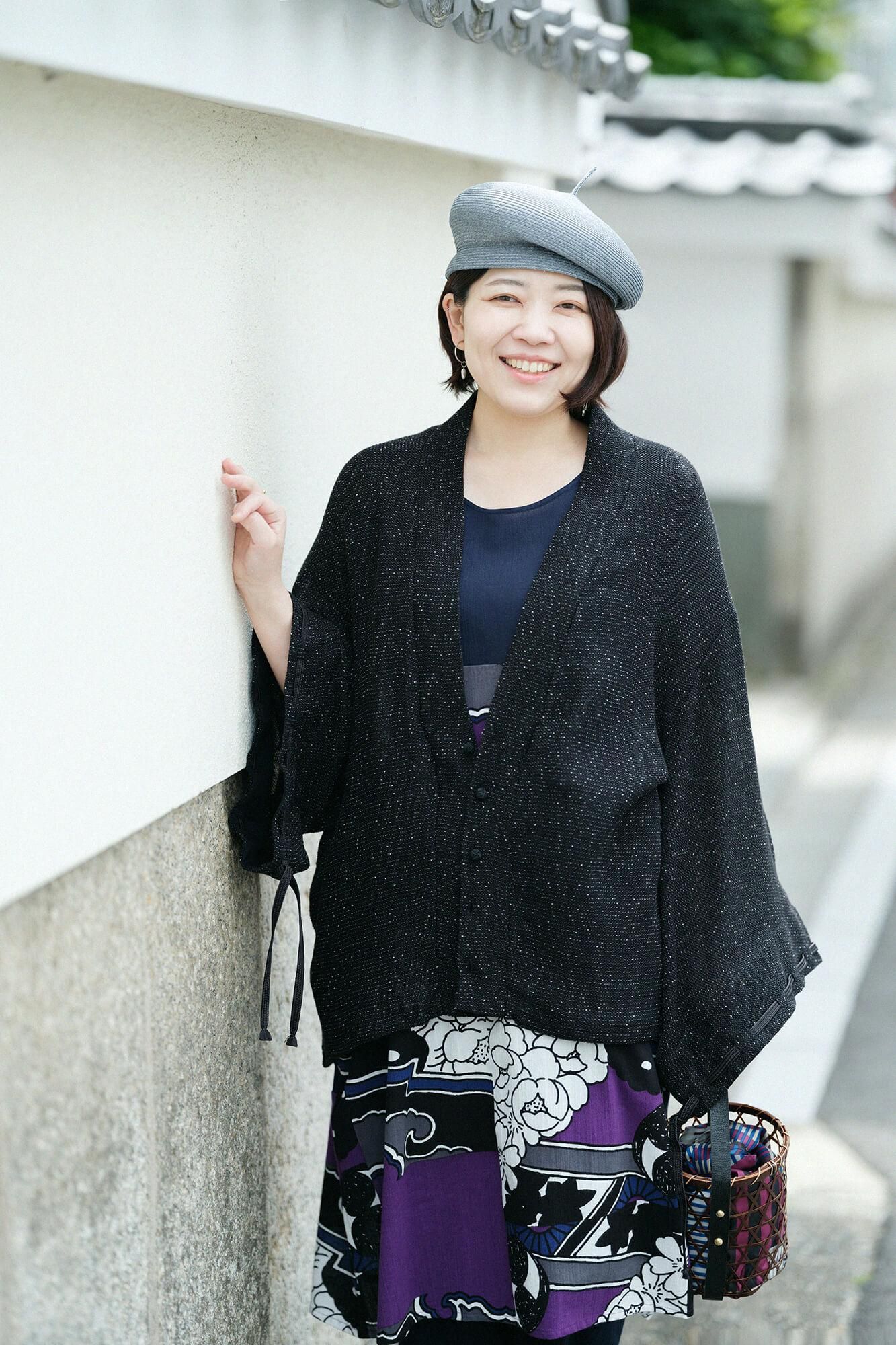 Takashima Chijimi 20/20 Rechteckiges Kleidungsstück (Kumi), Saummuster (Susomonyo) / Dunkelblau (Tomekon) x geneigt (Kabuku)