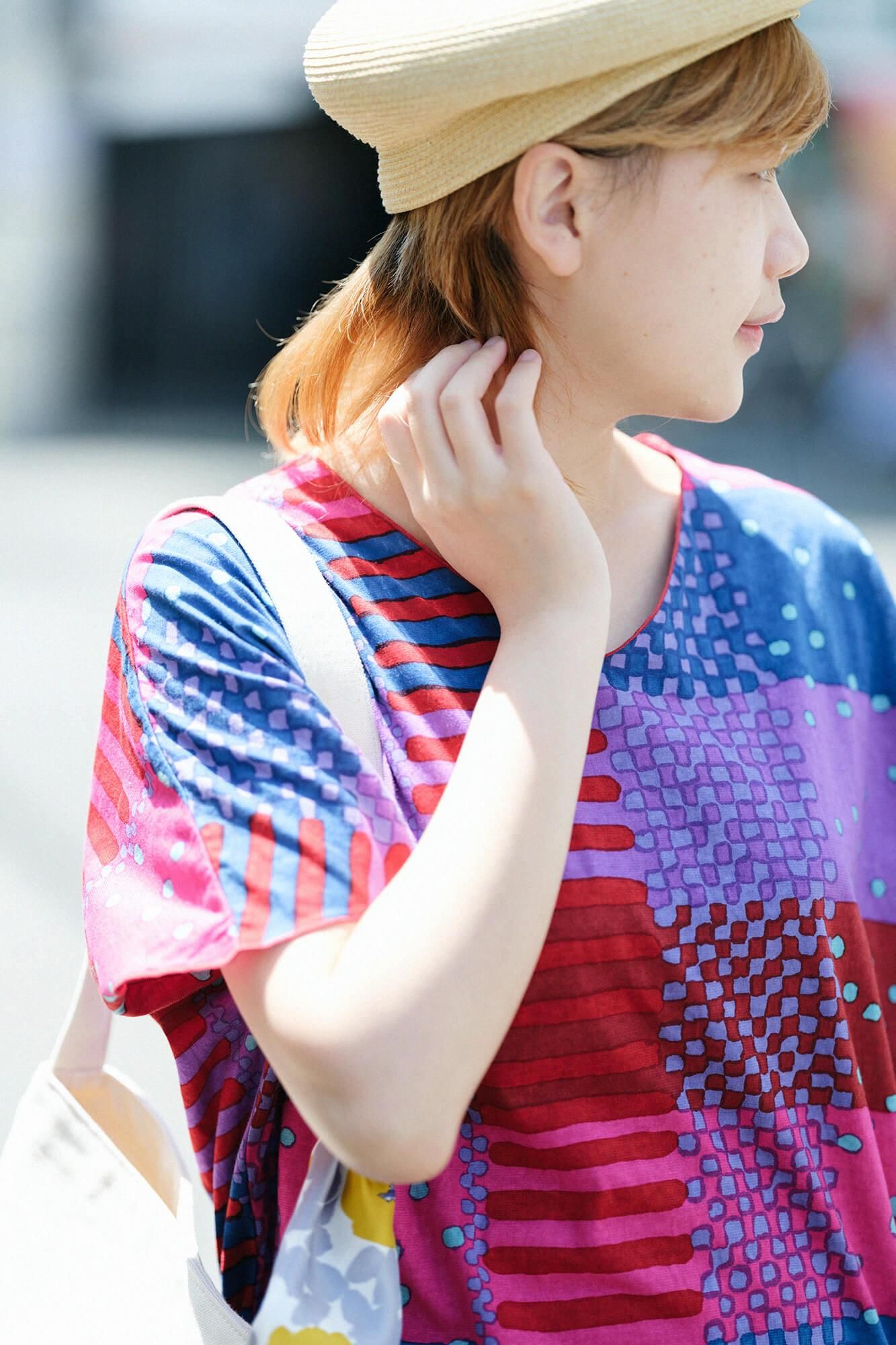 短袖上衣／彩織