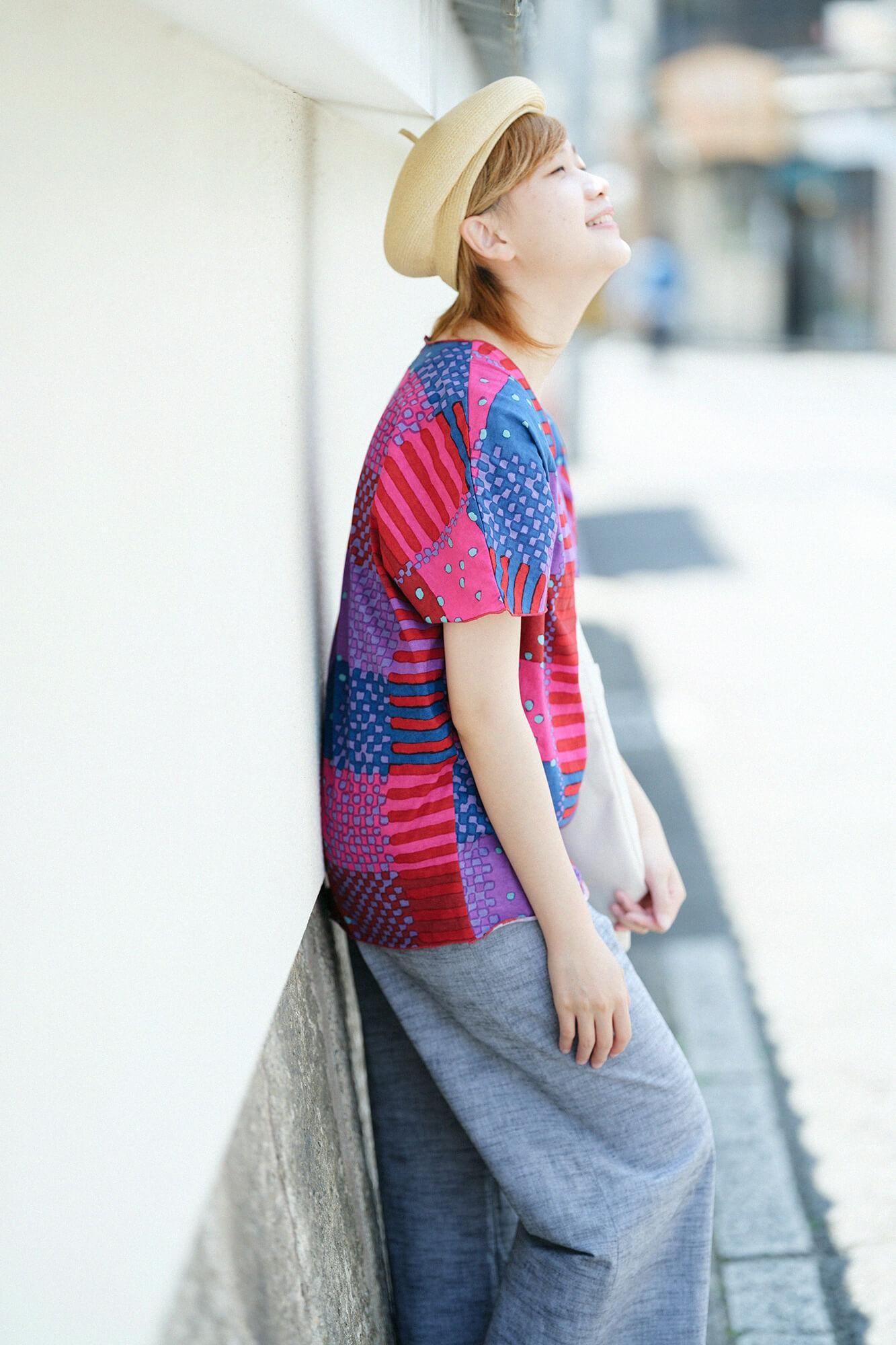 短袖上衣／彩織