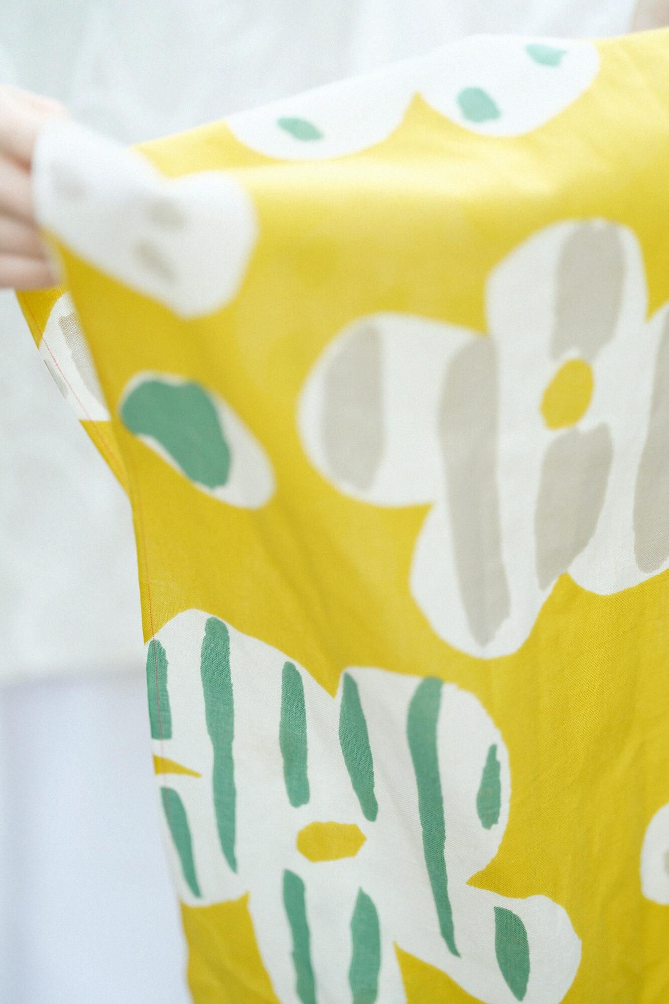 Isemomen Cotton Short Scarf / Burst Dark Gardenia