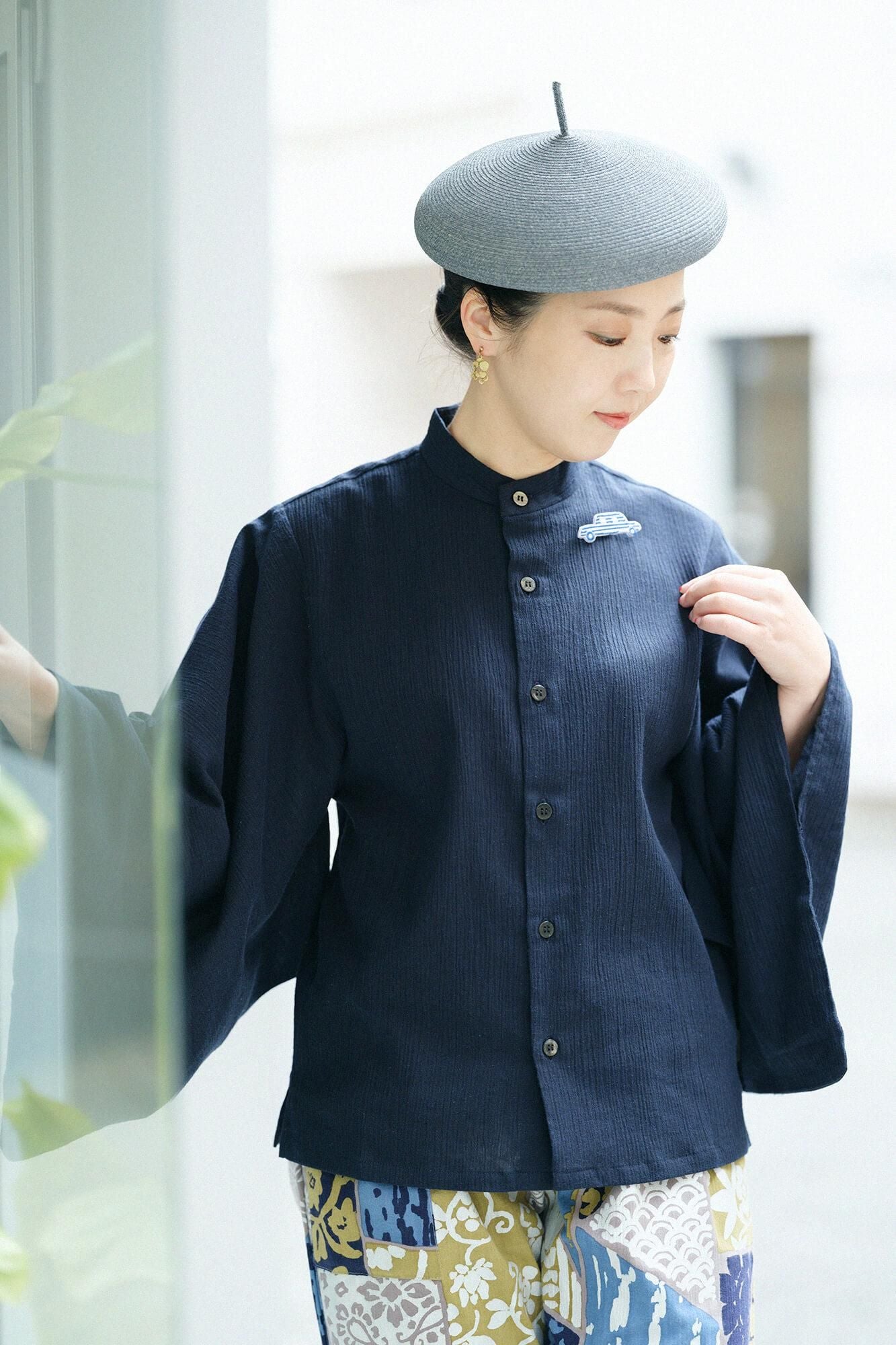 刺繍飾り（ししゅうかざり）／じどうしゃ あお