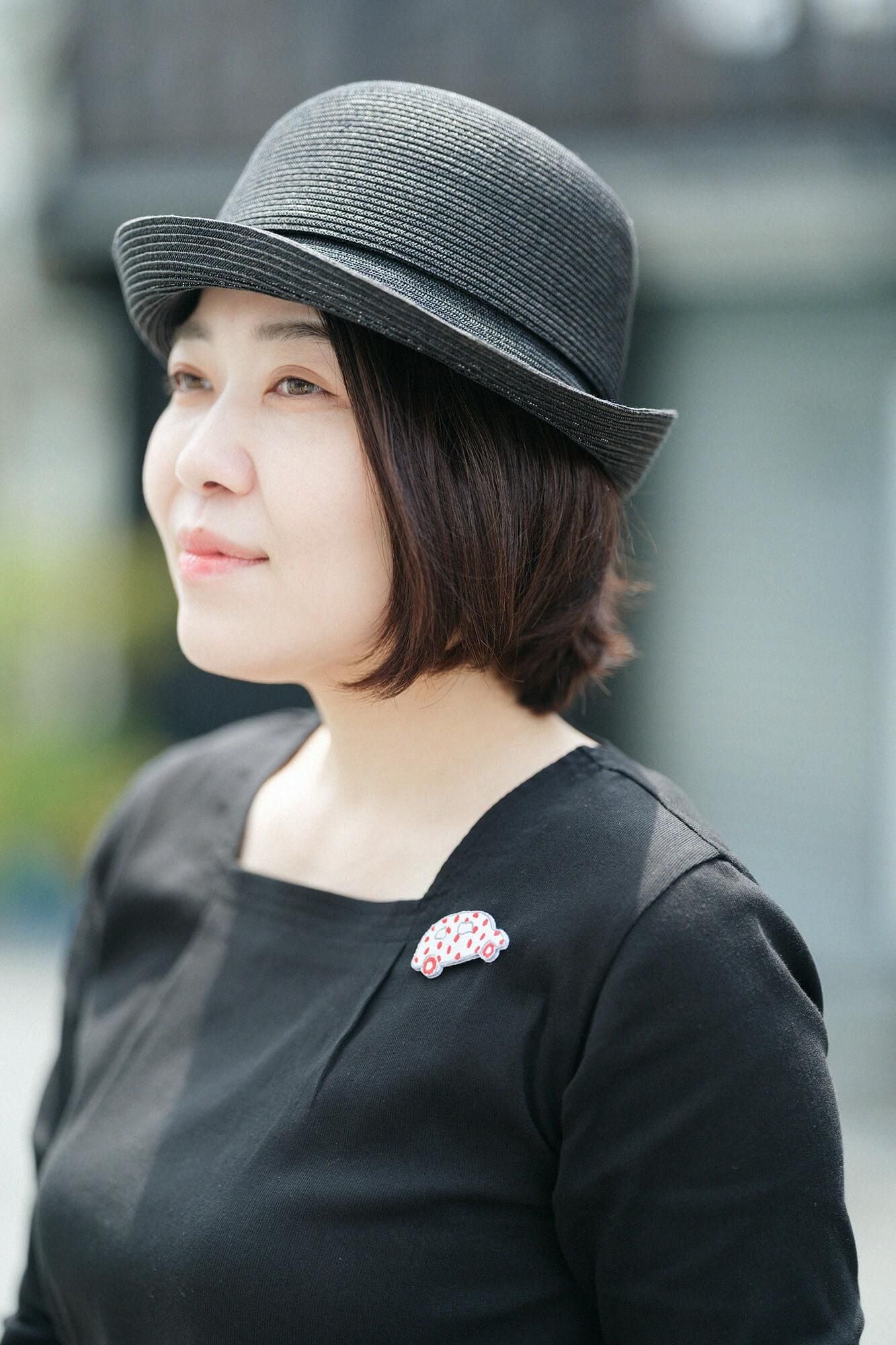 刺繍飾り（ししゅうかざり）／じどうしゃ あか