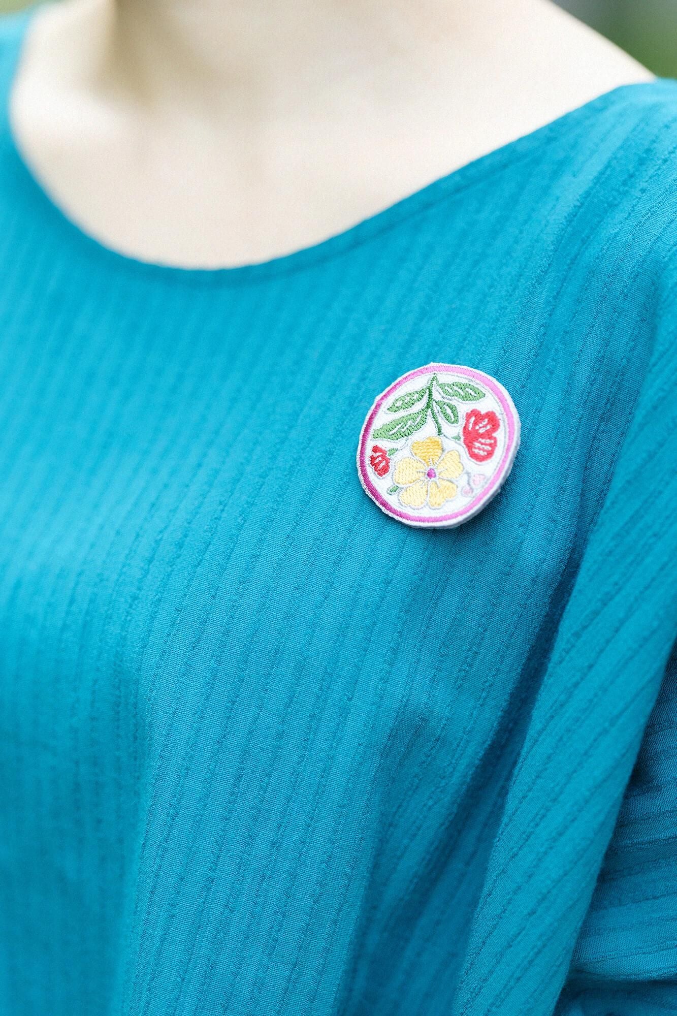 刺繍飾り（ししゅうかざり）／桃山桜（ももやまざくら）