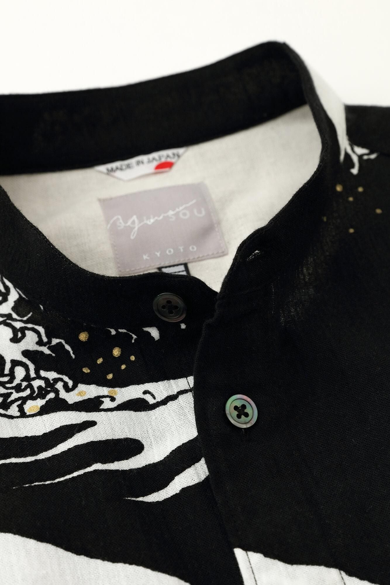 Chizimi Cotton 20/20 Stand Collar Short Sleeve Shirt / Hokusai The Great Wave off Kanagawa-Recreation